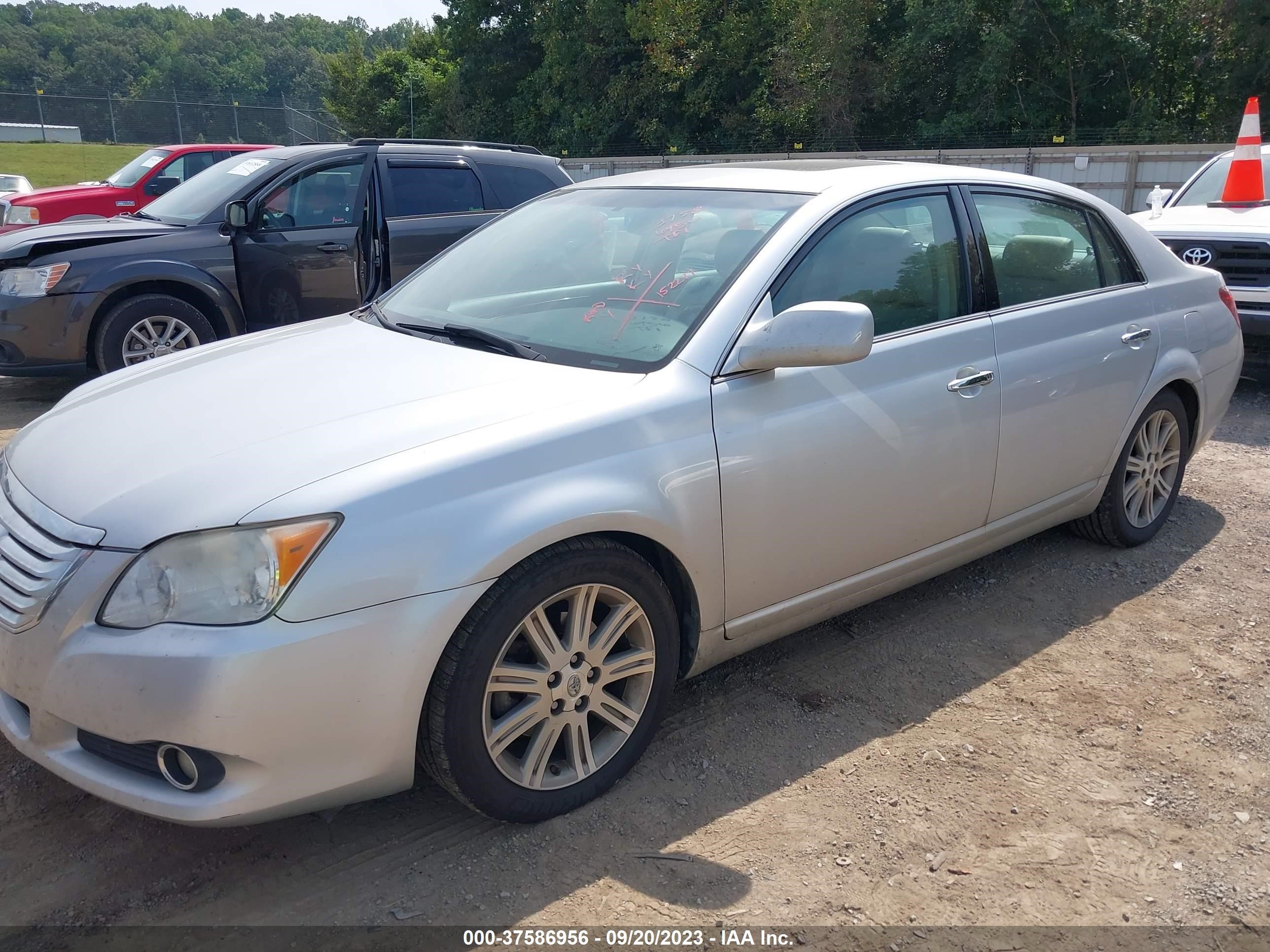 Photo 1 VIN: 4T1BK36B58U294878 - TOYOTA AVALON 