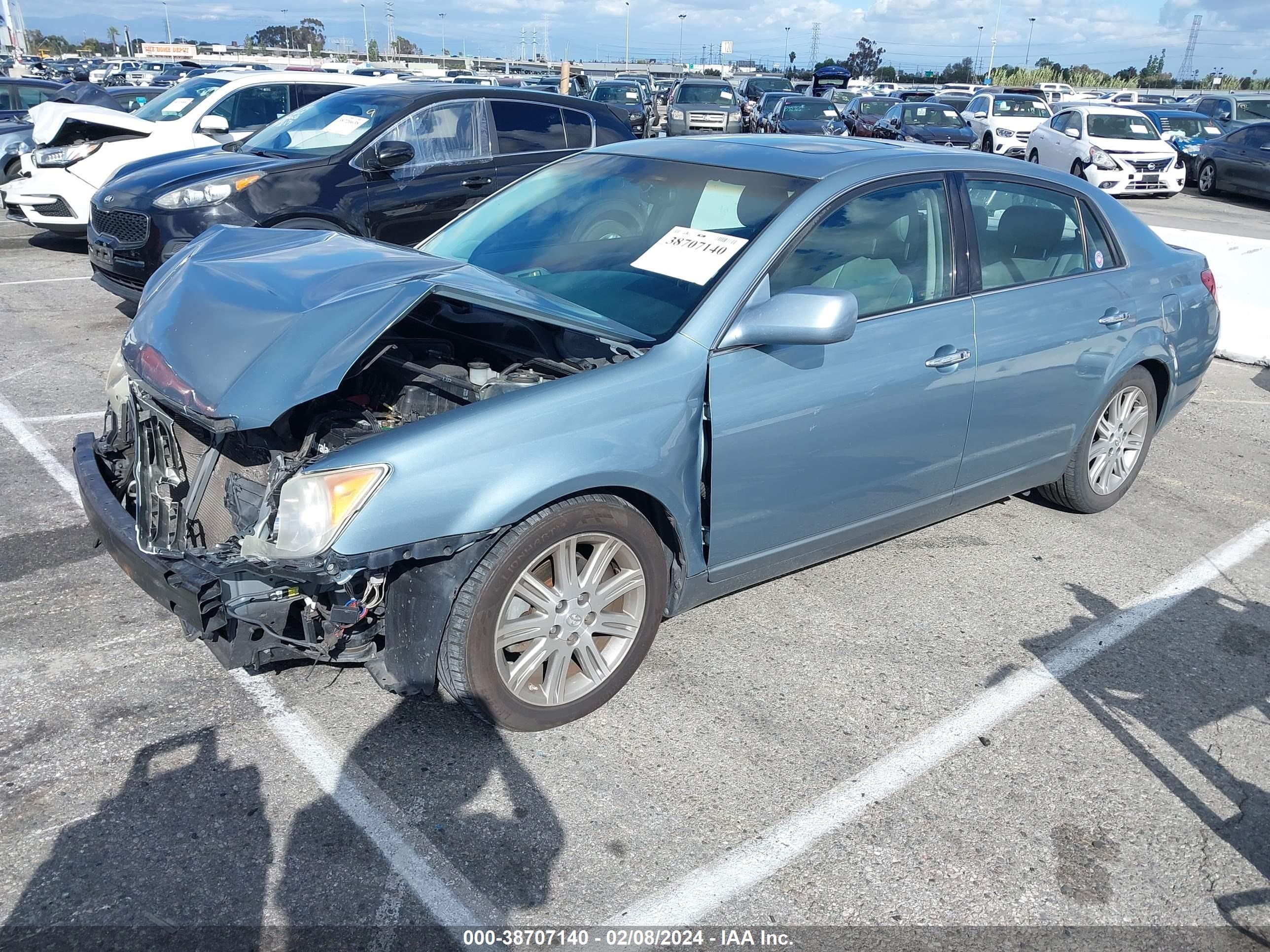 Photo 1 VIN: 4T1BK36B58U318905 - TOYOTA AVALON 