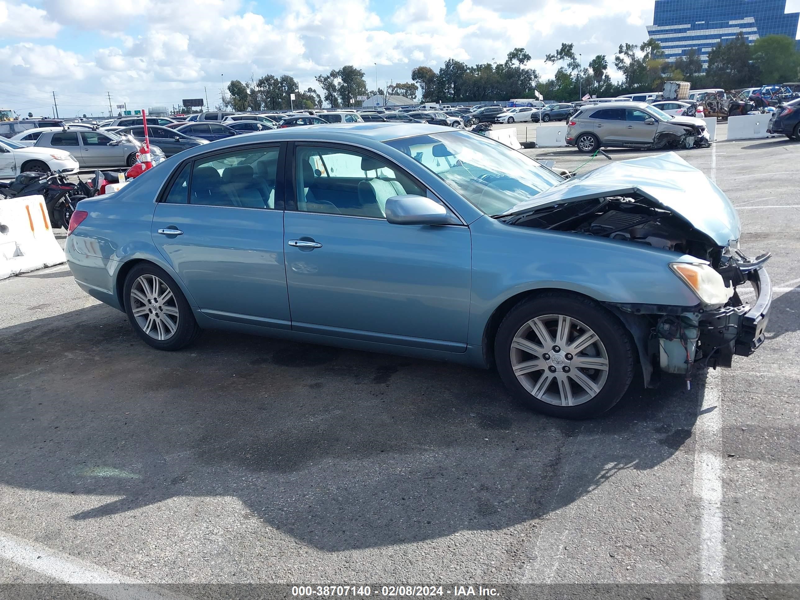 Photo 13 VIN: 4T1BK36B58U318905 - TOYOTA AVALON 