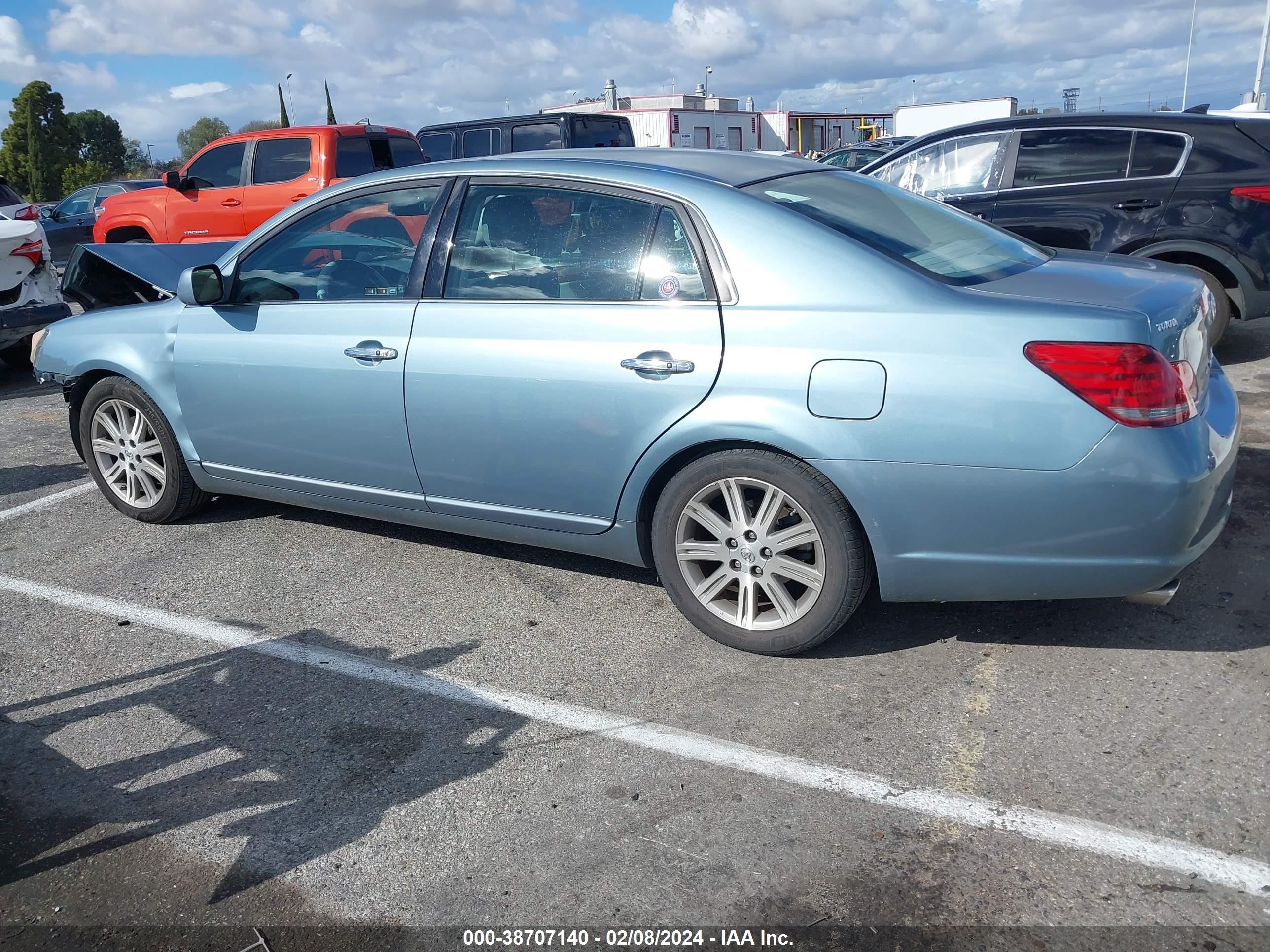 Photo 14 VIN: 4T1BK36B58U318905 - TOYOTA AVALON 