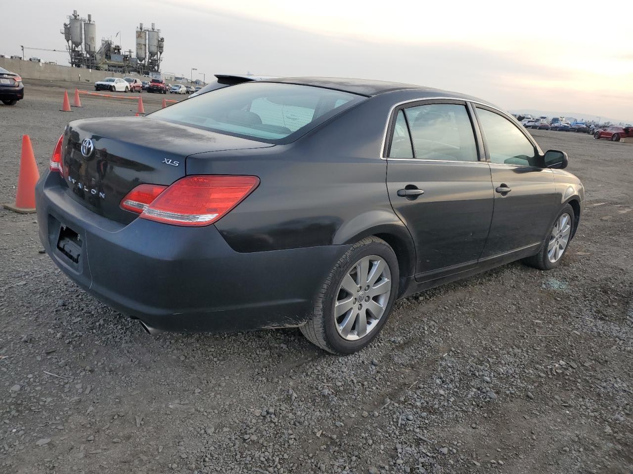 Photo 2 VIN: 4T1BK36B65U007334 - TOYOTA AVALON 