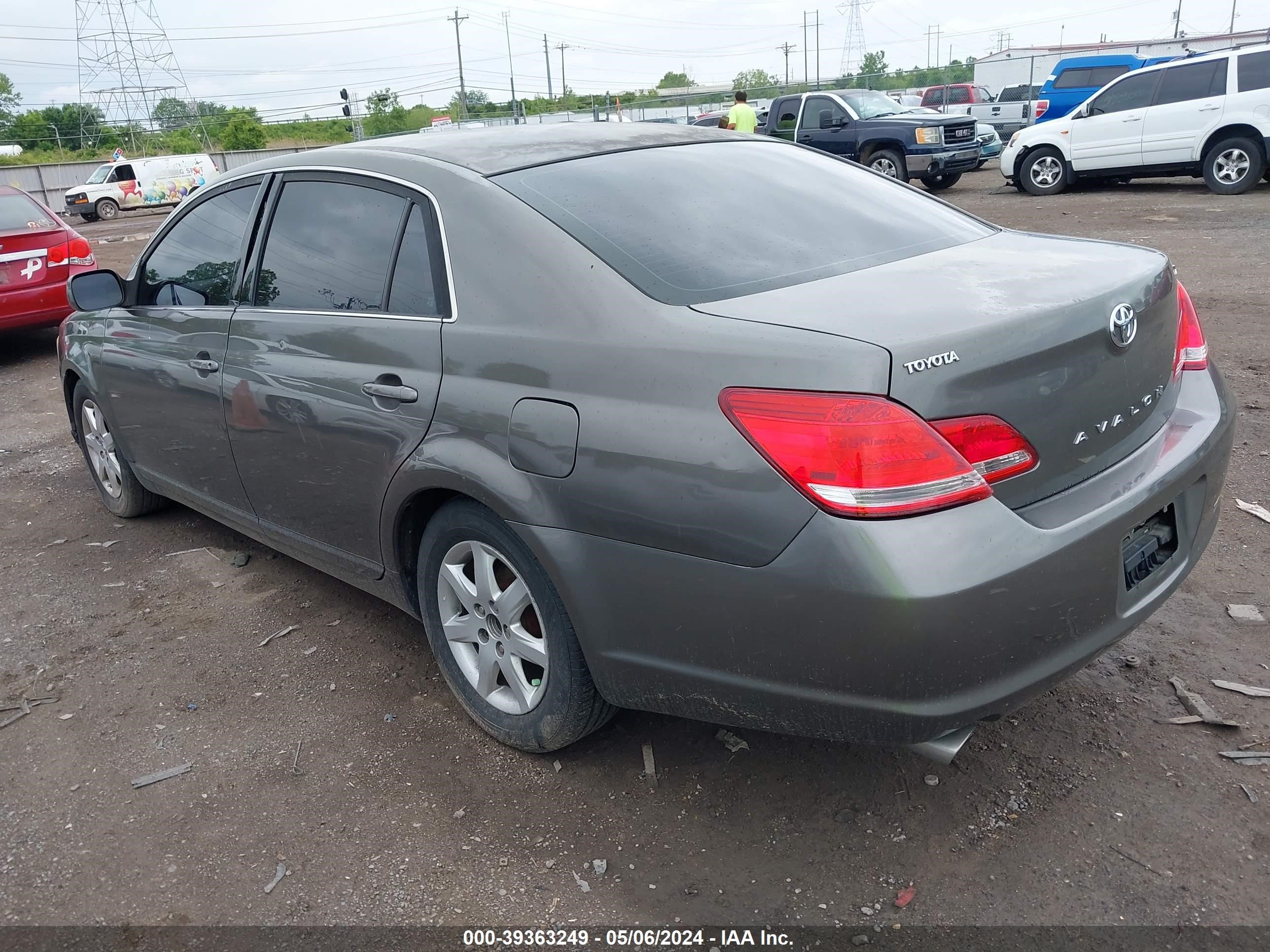 Photo 2 VIN: 4T1BK36B65U013036 - TOYOTA AVALON 