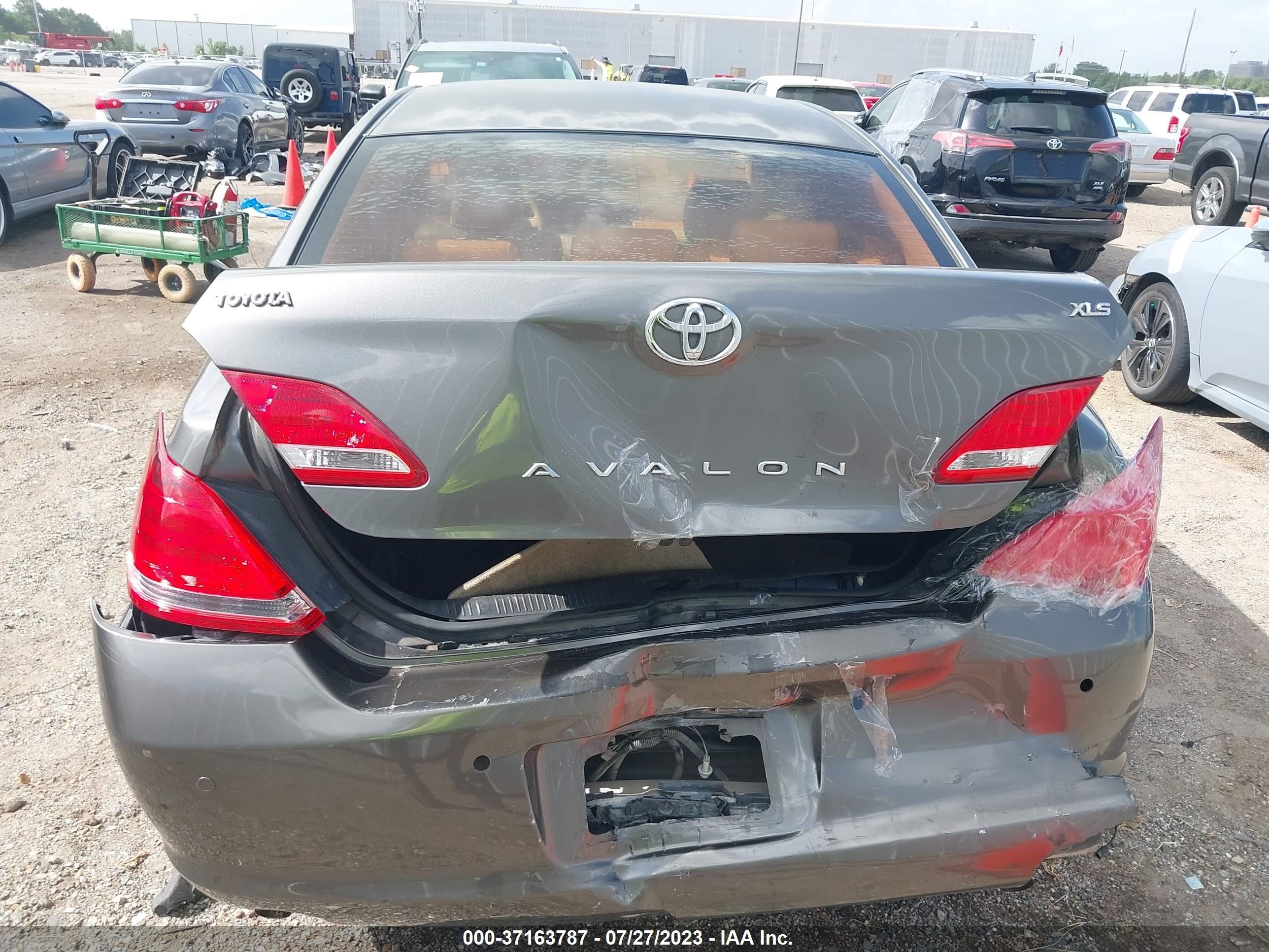 Photo 15 VIN: 4T1BK36B66U114370 - TOYOTA AVALON 