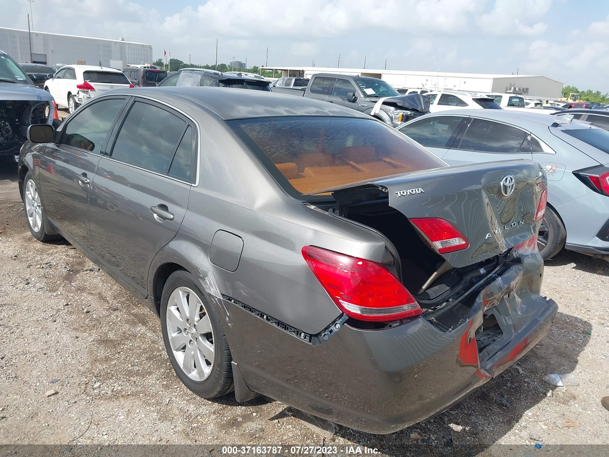 Photo 2 VIN: 4T1BK36B66U114370 - TOYOTA AVALON 