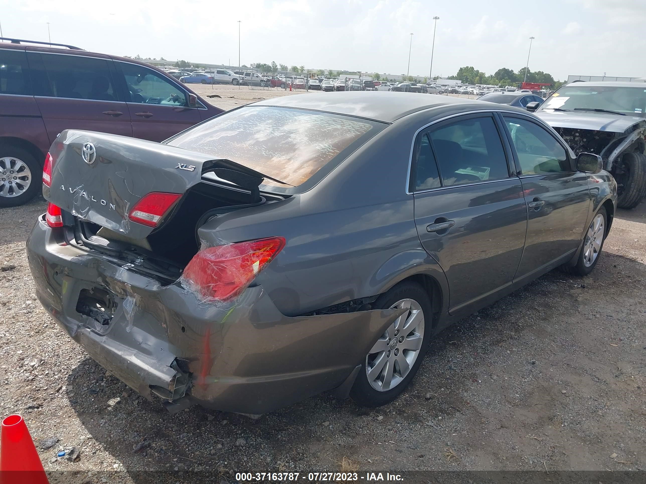 Photo 3 VIN: 4T1BK36B66U114370 - TOYOTA AVALON 