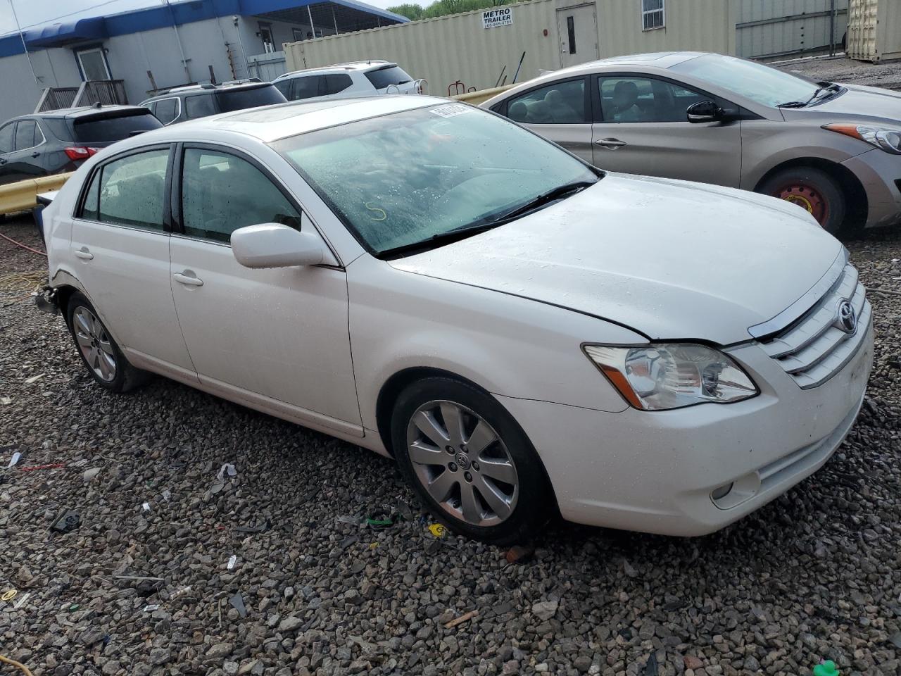 Photo 3 VIN: 4T1BK36B67U252816 - TOYOTA AVALON 