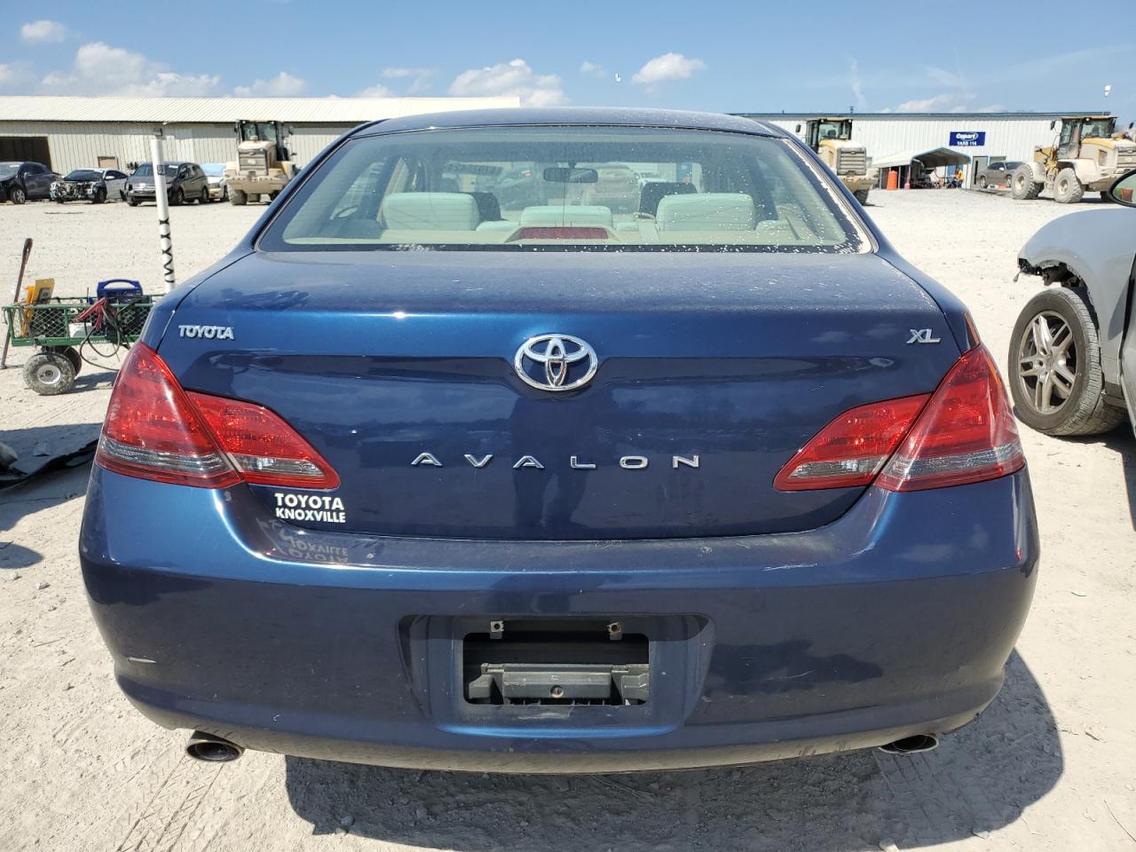 Photo 5 VIN: 4T1BK36B68U271058 - TOYOTA AVALON 