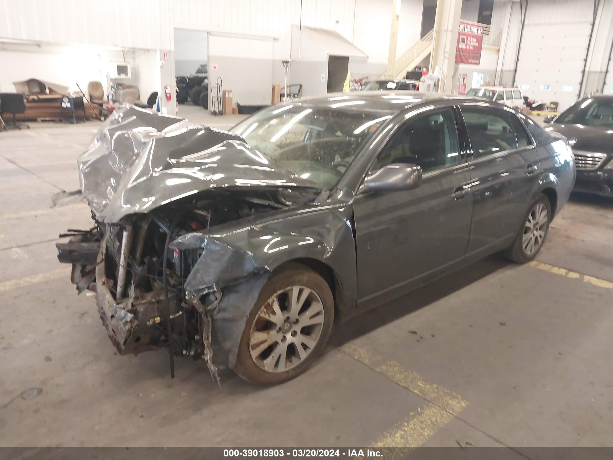 Photo 1 VIN: 4T1BK36B68U276230 - TOYOTA AVALON 