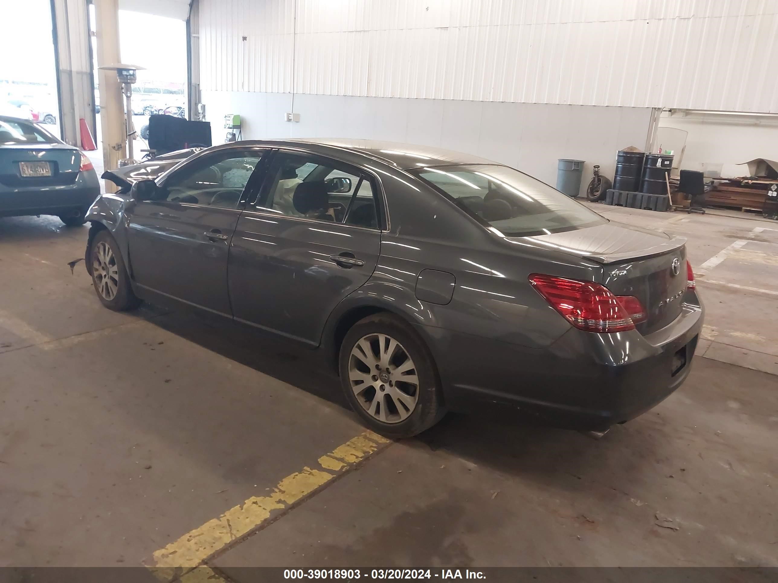 Photo 2 VIN: 4T1BK36B68U276230 - TOYOTA AVALON 