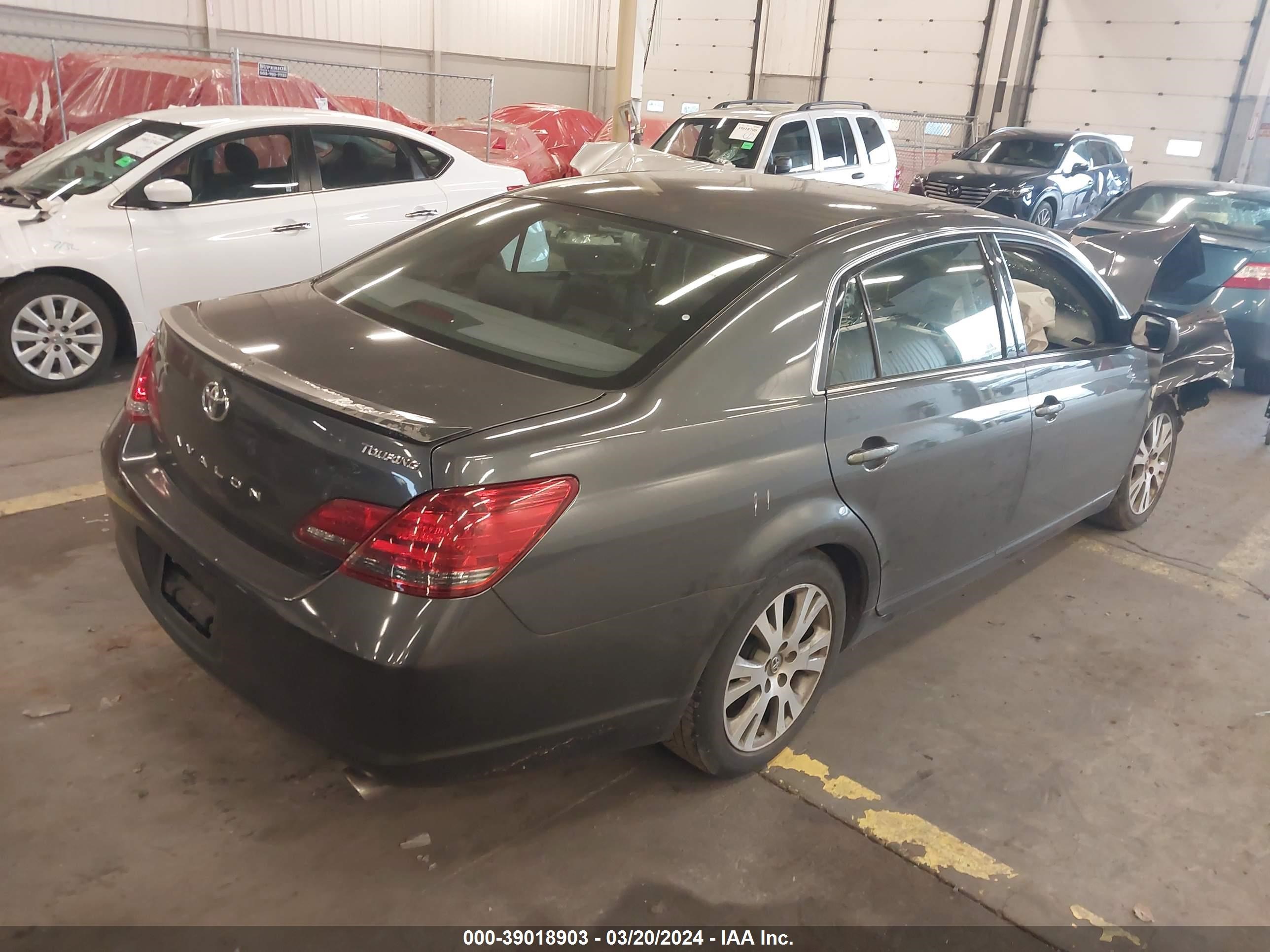 Photo 3 VIN: 4T1BK36B68U276230 - TOYOTA AVALON 