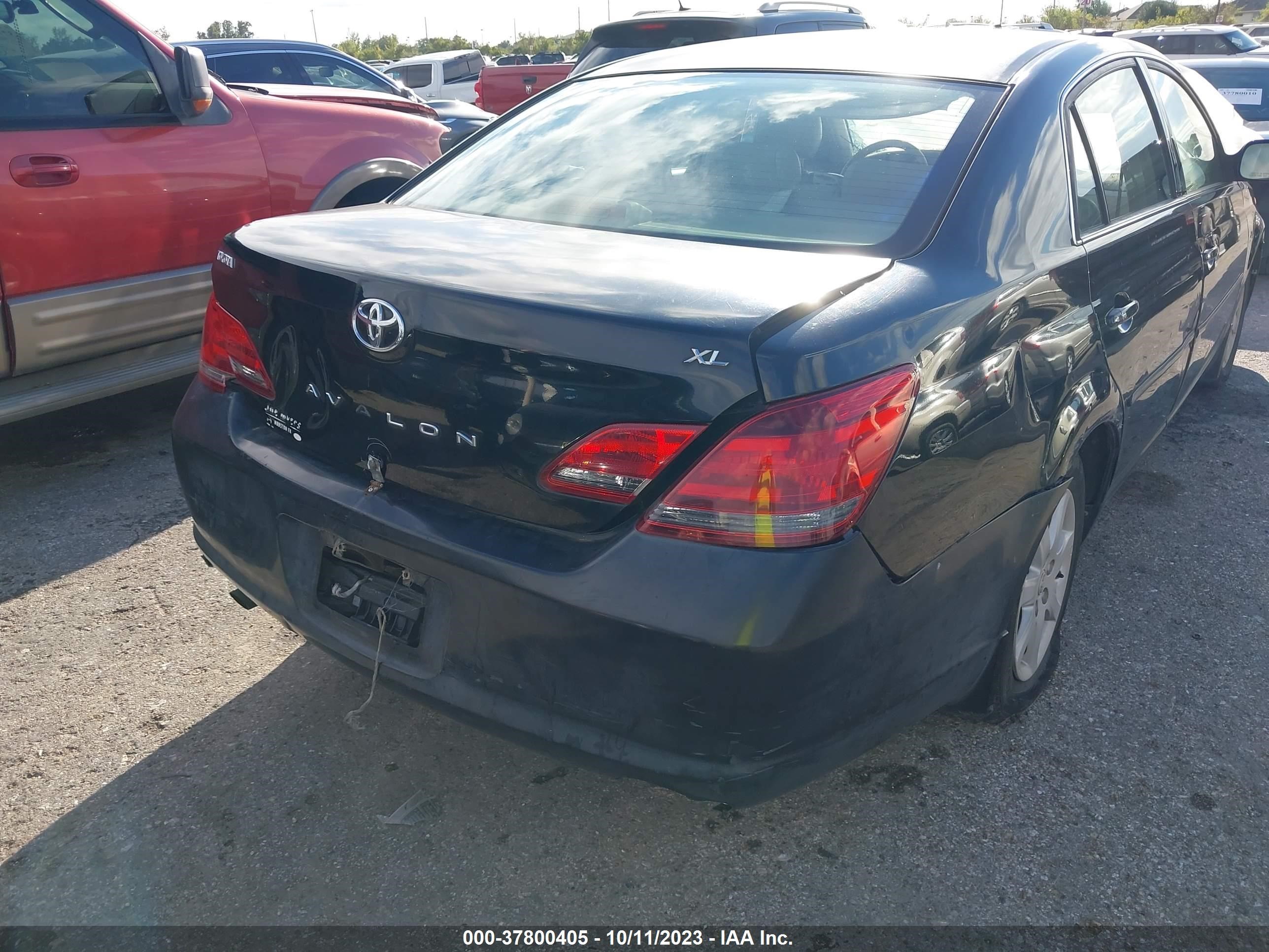 Photo 3 VIN: 4T1BK36B68U281718 - TOYOTA AVALON 