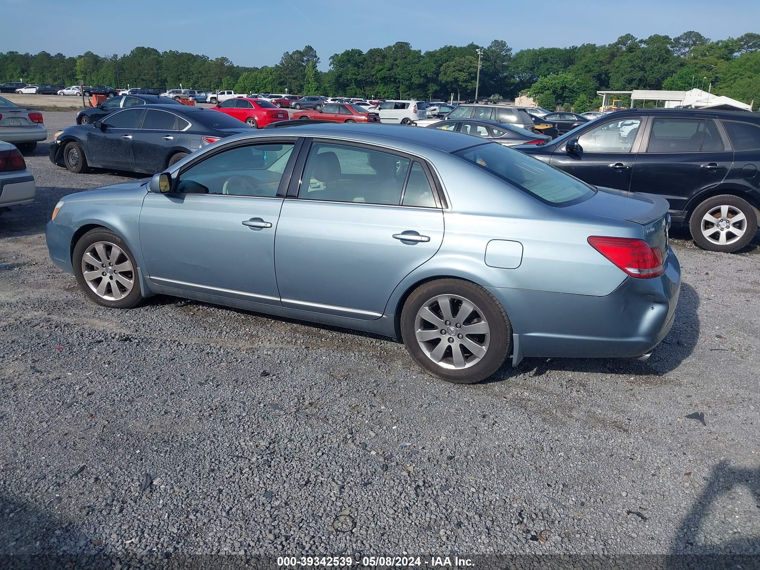 Photo 2 VIN: 4T1BK36B75U033229 - TOYOTA AVALON 