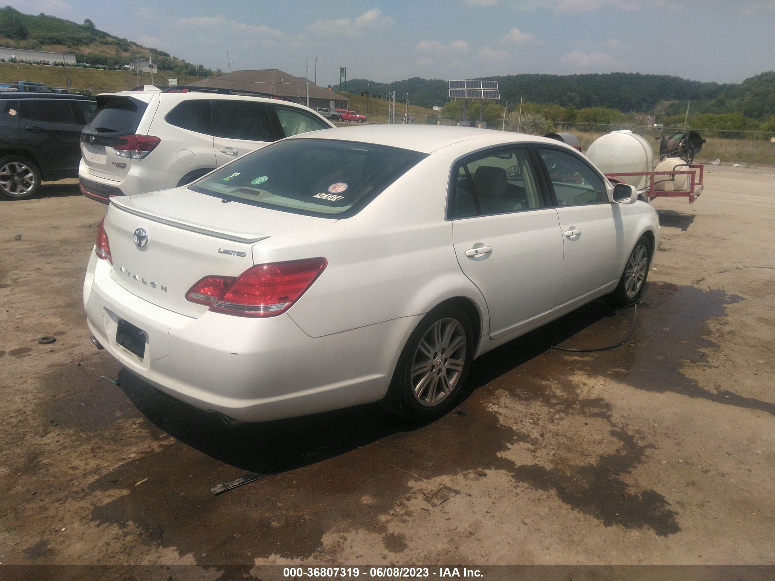 Photo 3 VIN: 4T1BK36B77U251769 - TOYOTA AVALON 