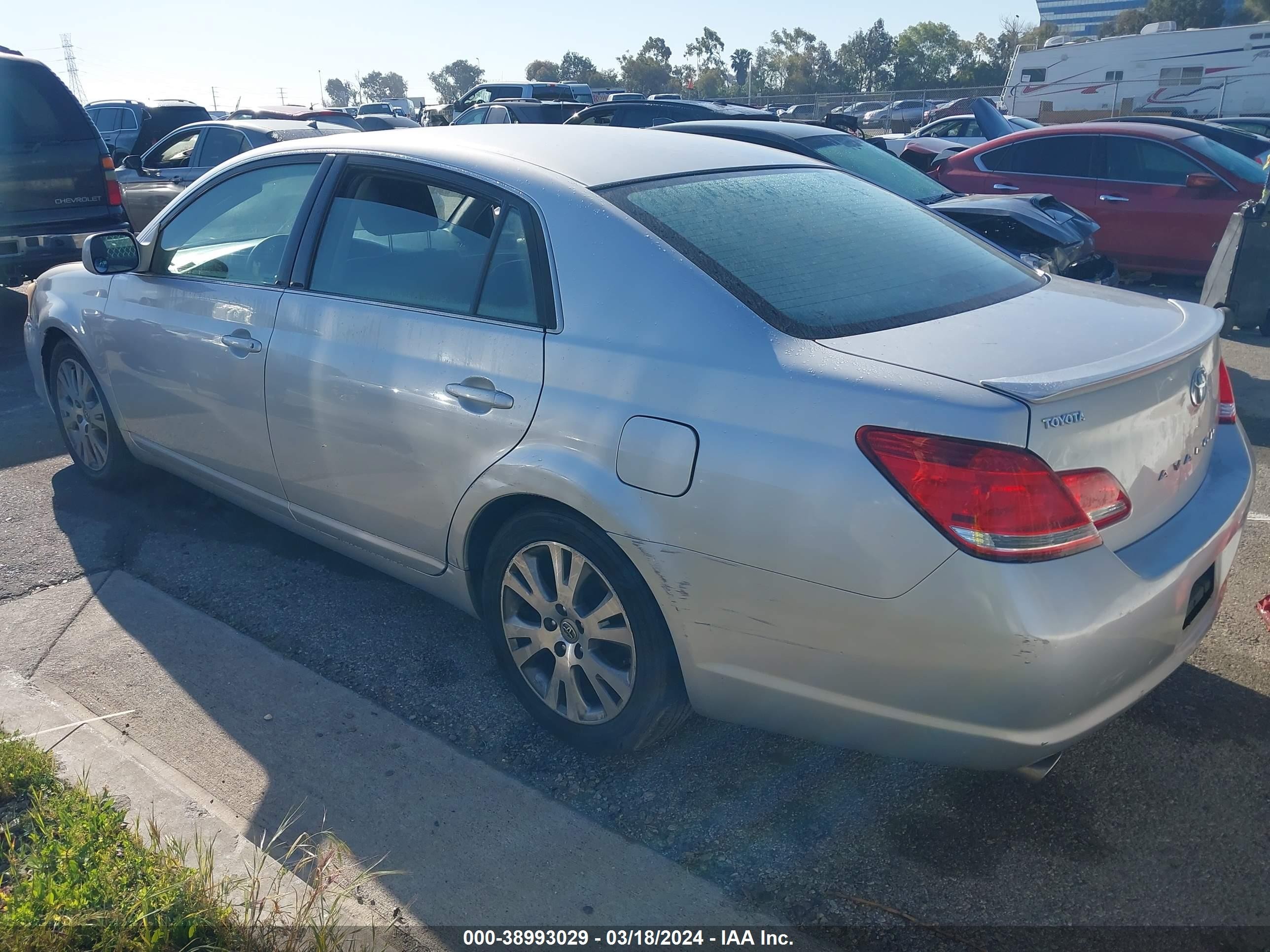 Photo 2 VIN: 4T1BK36B78U289603 - TOYOTA AVALON 