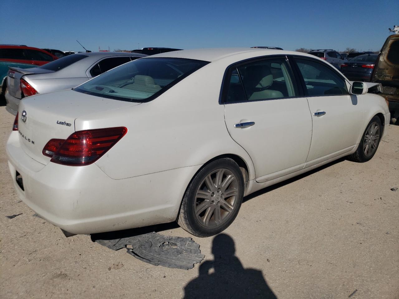 Photo 2 VIN: 4T1BK36B78U299533 - TOYOTA AVALON 