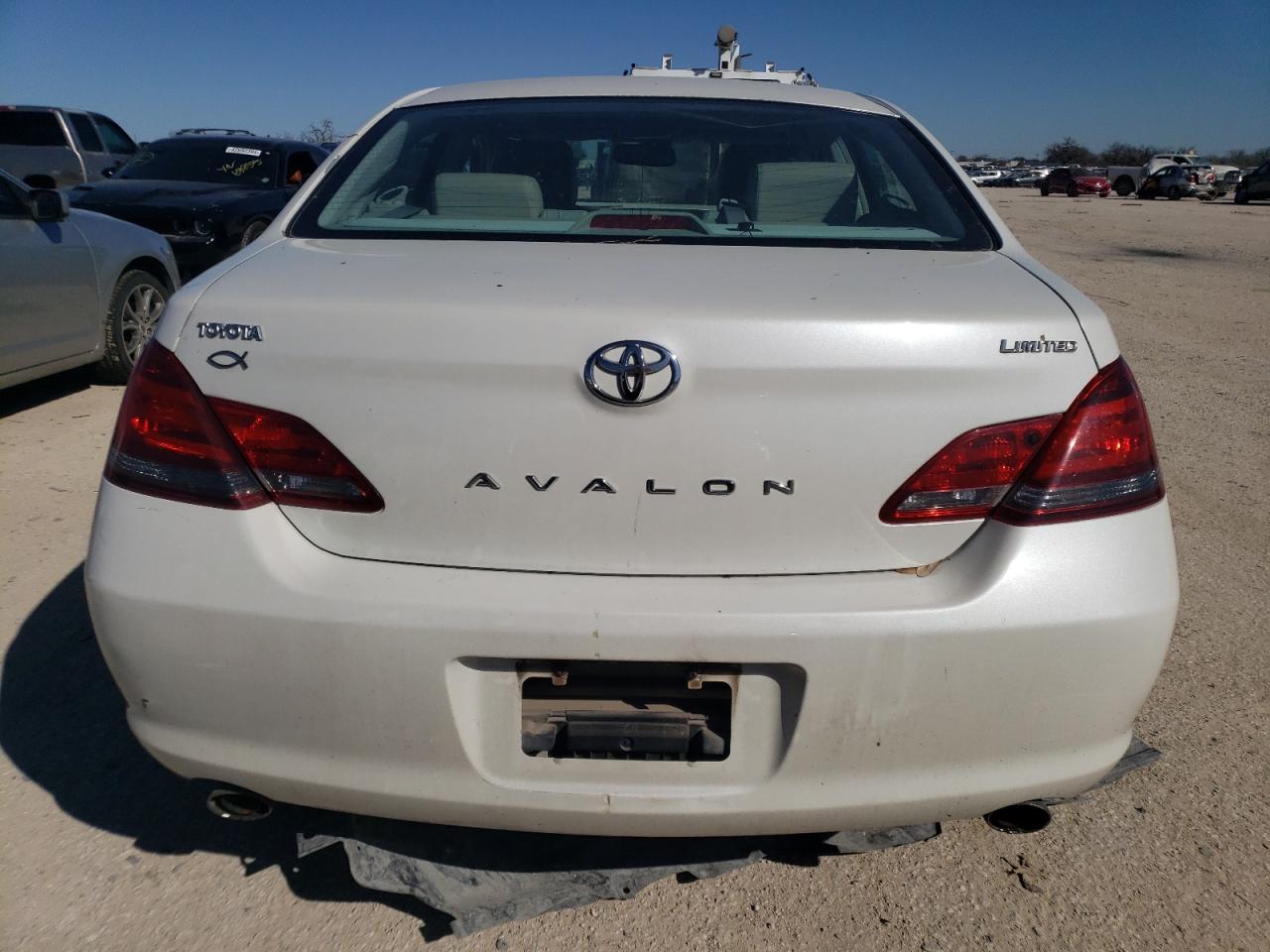 Photo 5 VIN: 4T1BK36B78U299533 - TOYOTA AVALON 