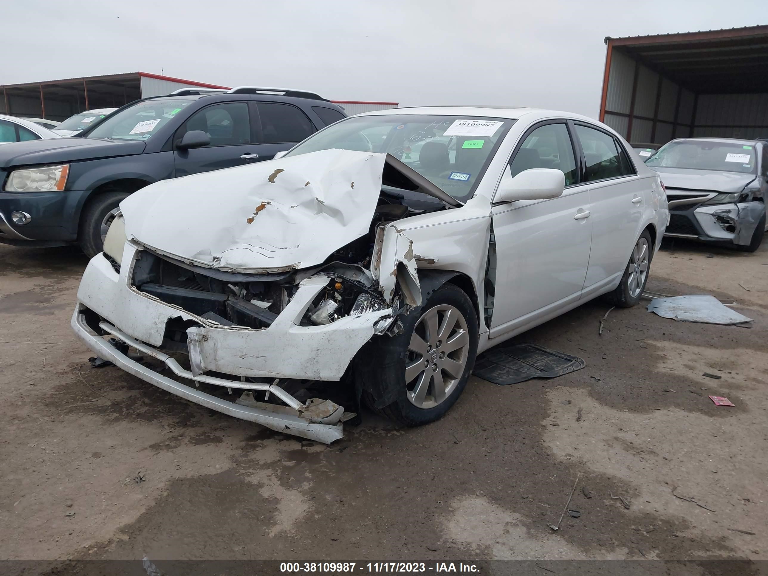 Photo 1 VIN: 4T1BK36B85U022739 - TOYOTA AVALON 