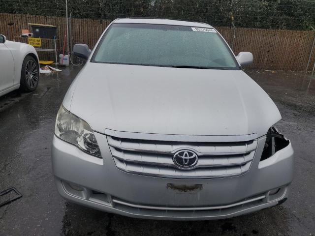 Photo 4 VIN: 4T1BK36B85U052887 - TOYOTA AVALON XL 