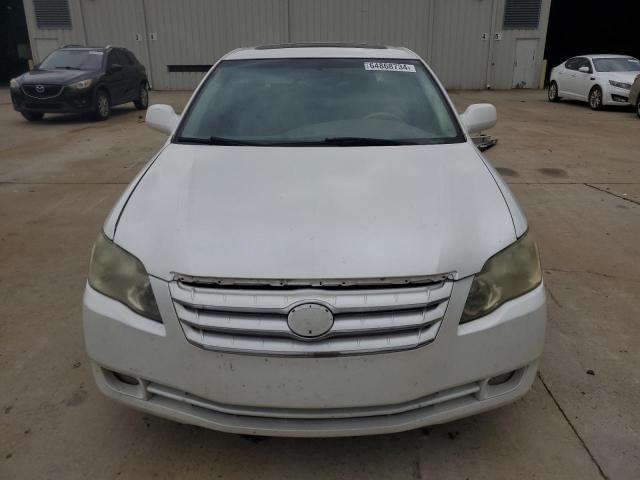 Photo 4 VIN: 4T1BK36B85U058897 - TOYOTA AVALON XL 