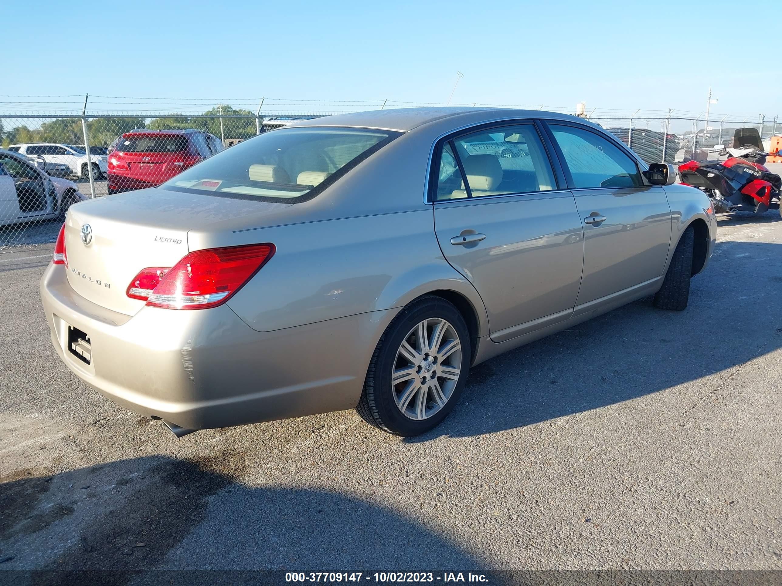 Photo 3 VIN: 4T1BK36B86U068587 - TOYOTA AVALON 