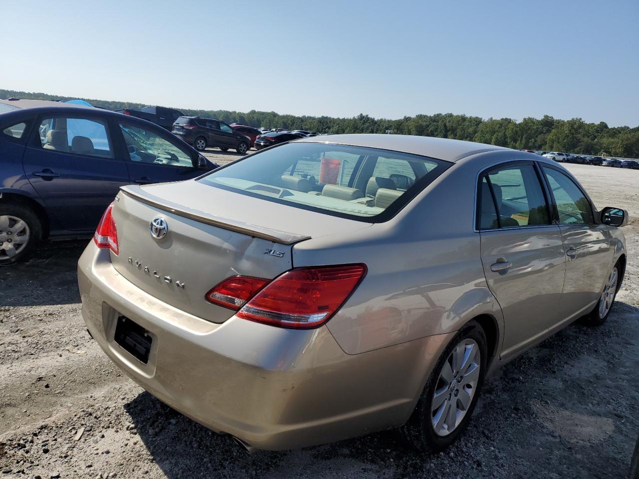 Photo 2 VIN: 4T1BK36B86U081839 - TOYOTA AVALON 