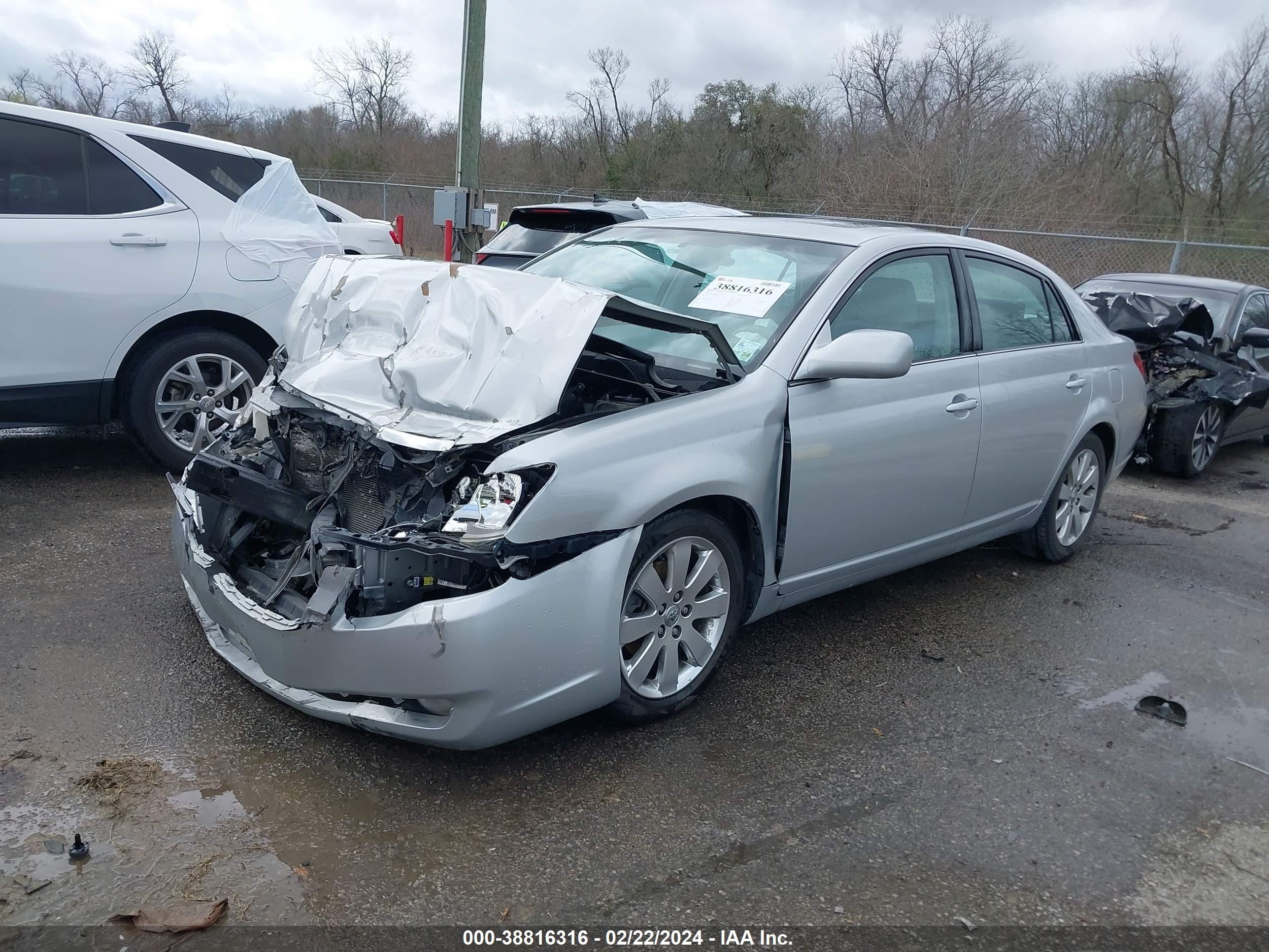 Photo 1 VIN: 4T1BK36B86U112071 - TOYOTA AVALON 