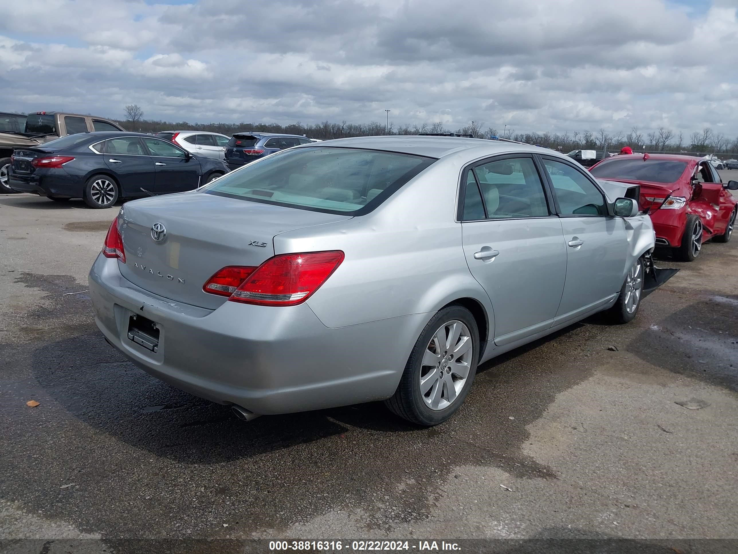 Photo 3 VIN: 4T1BK36B86U112071 - TOYOTA AVALON 