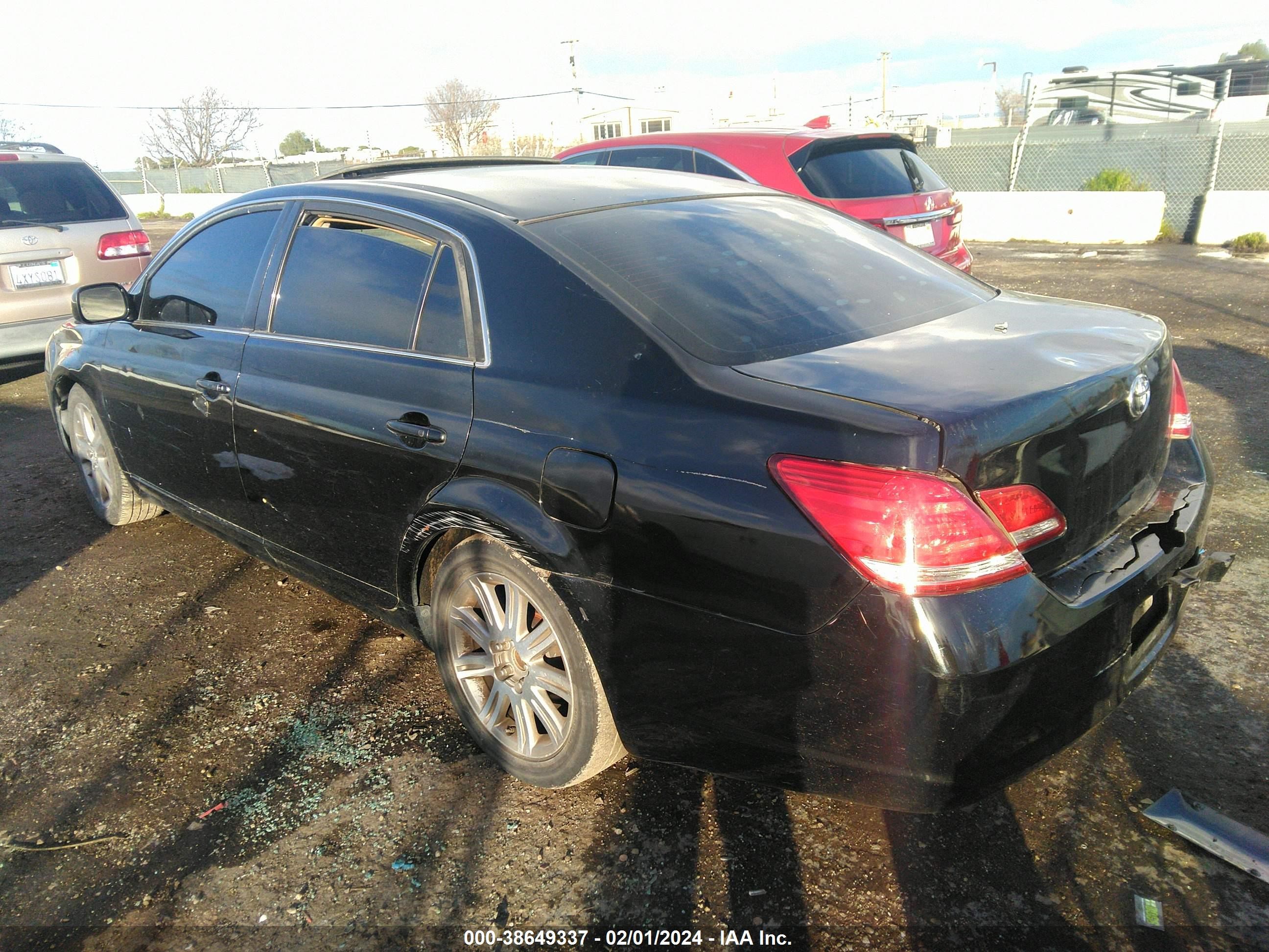 Photo 2 VIN: 4T1BK36B87U192280 - TOYOTA AVALON 