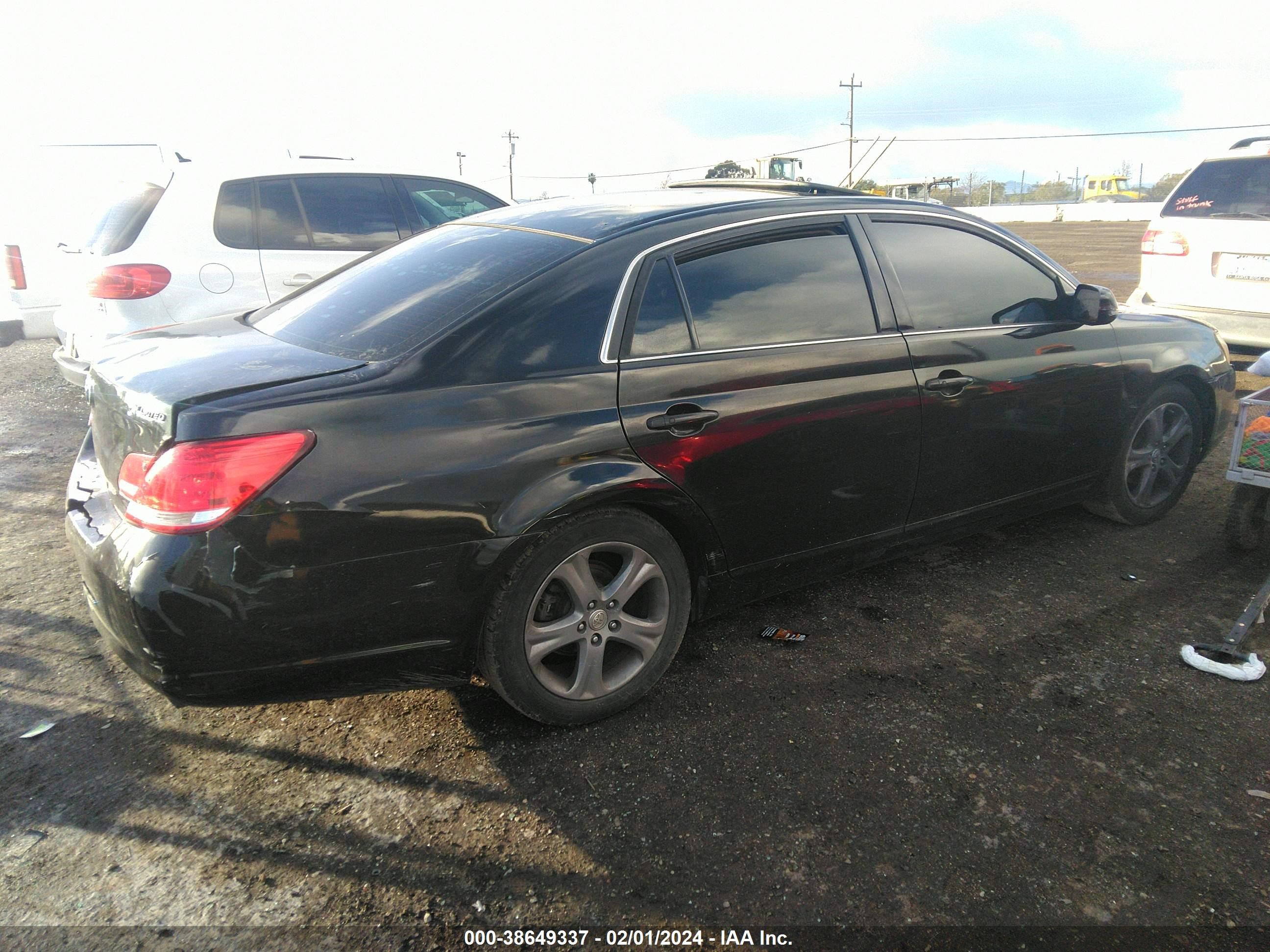 Photo 3 VIN: 4T1BK36B87U192280 - TOYOTA AVALON 