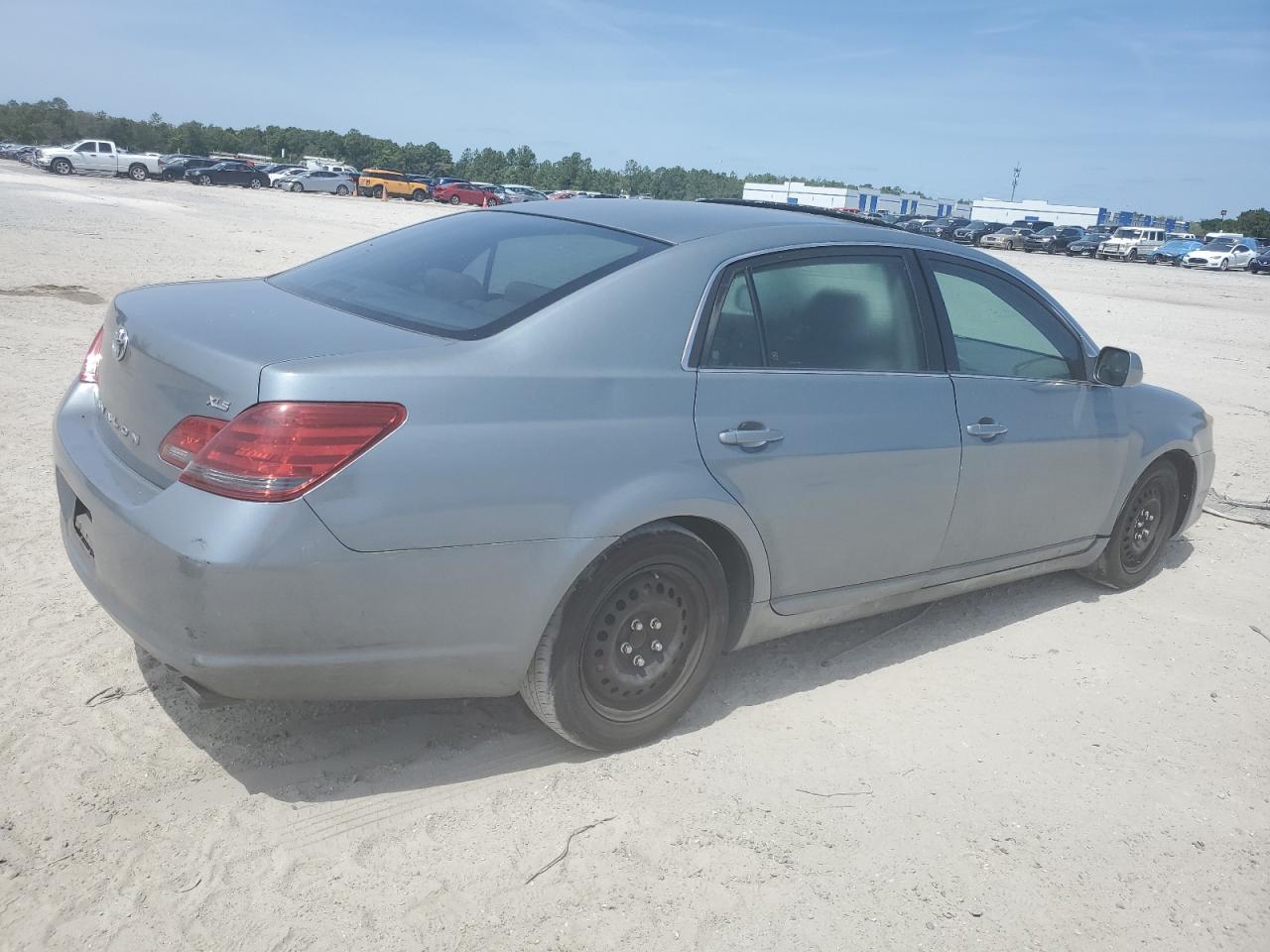 Photo 2 VIN: 4T1BK36B88U274835 - TOYOTA AVALON 