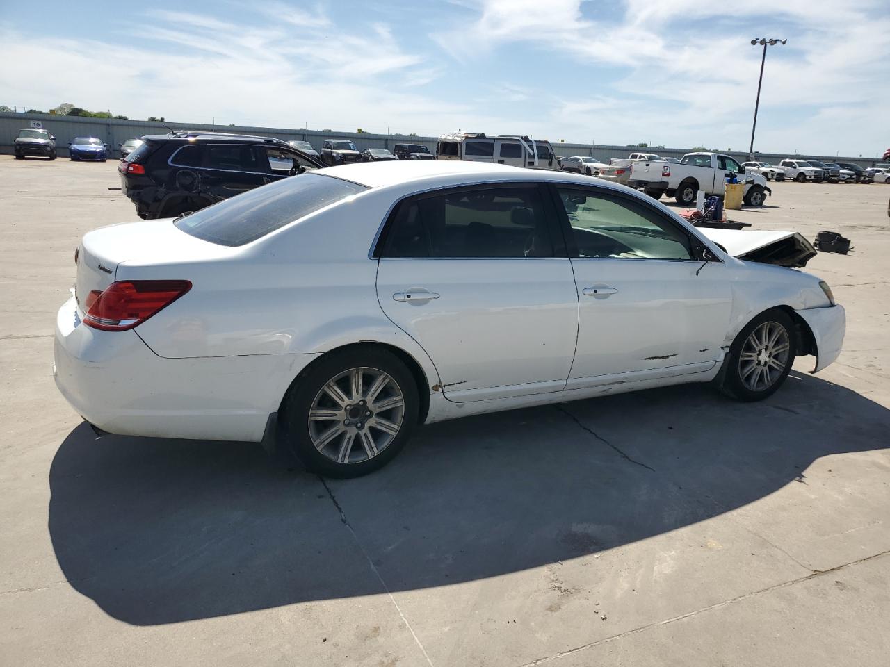 Photo 2 VIN: 4T1BK36B95U027626 - TOYOTA AVALON 