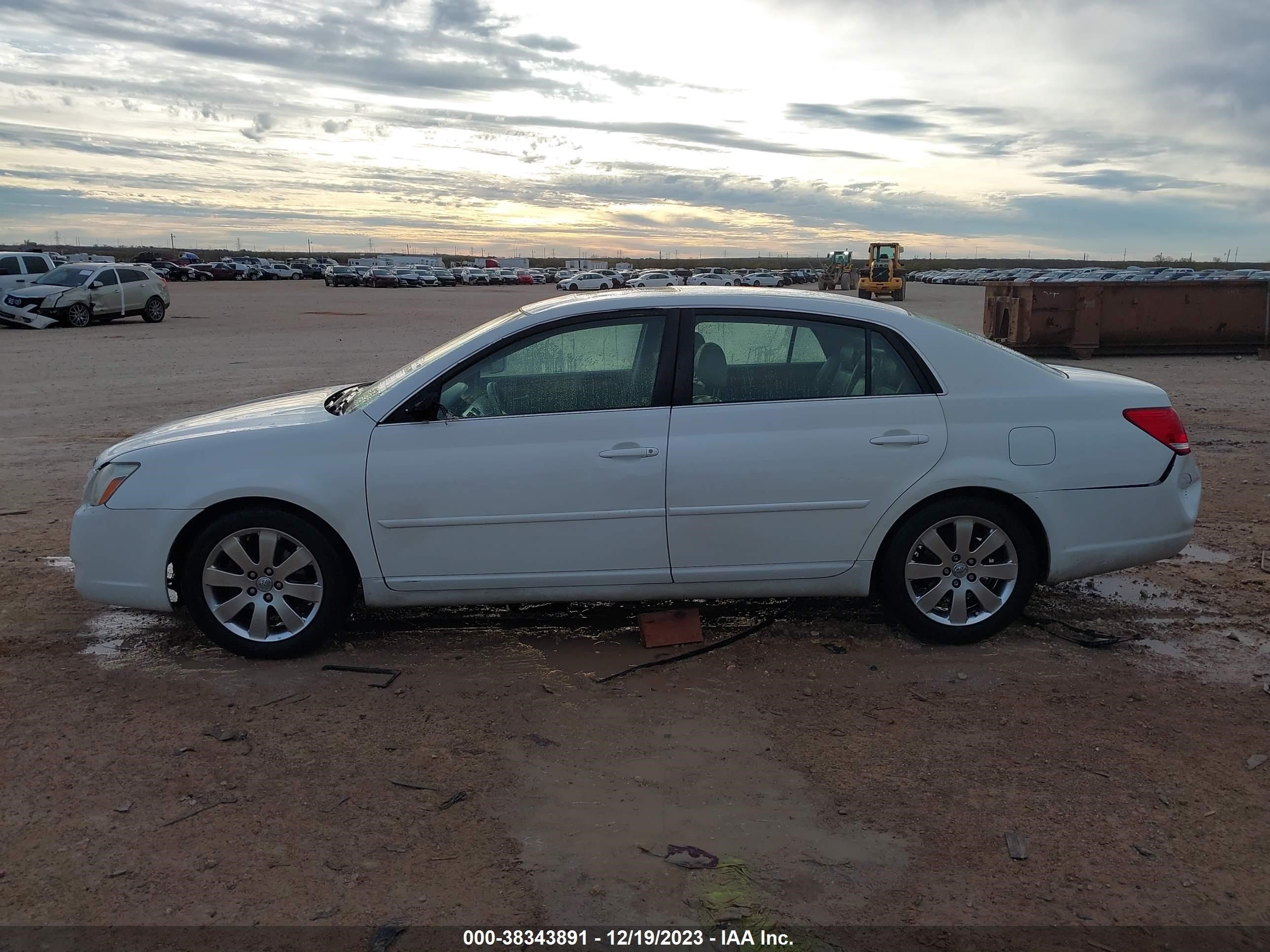 Photo 14 VIN: 4T1BK36B95U036522 - TOYOTA AVALON 