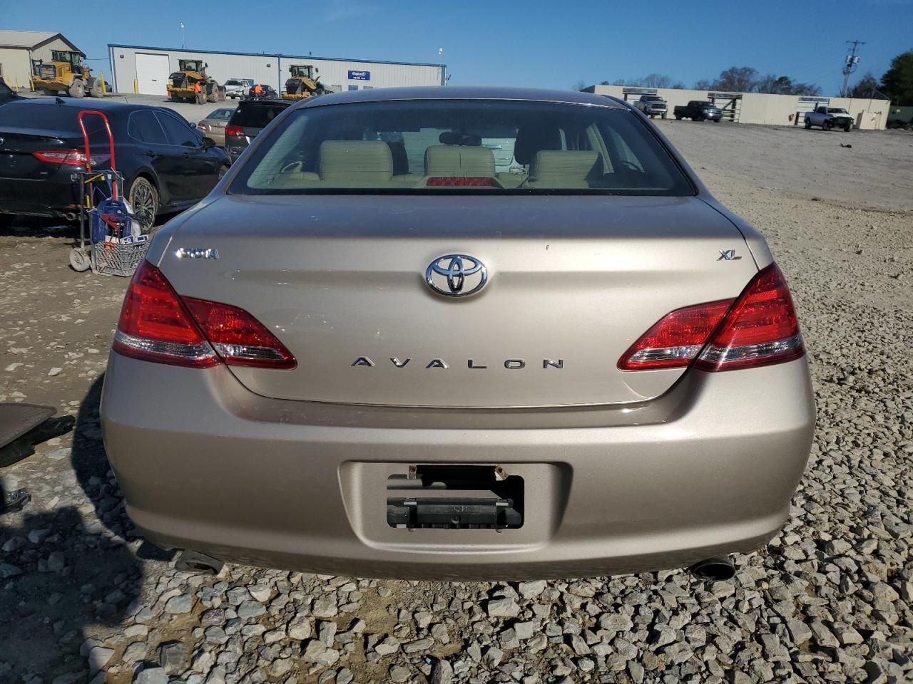 Photo 5 VIN: 4T1BK36B95U043566 - TOYOTA AVALON 