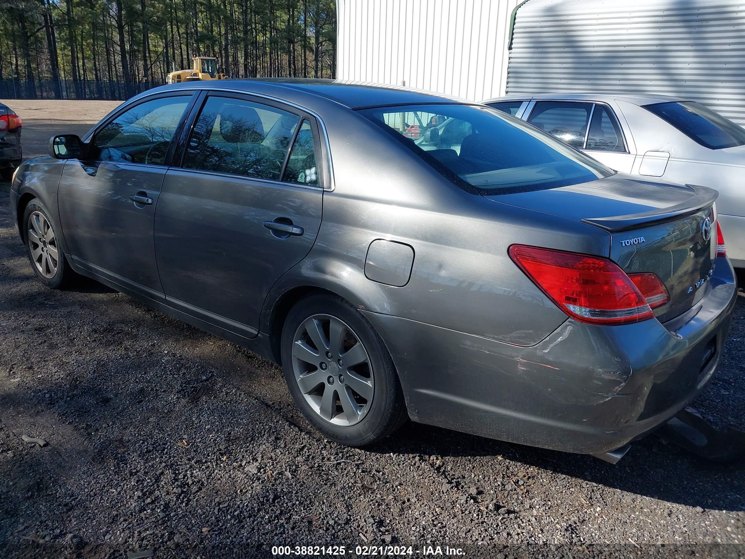 Photo 2 VIN: 4T1BK36B95U044300 - TOYOTA AVALON 