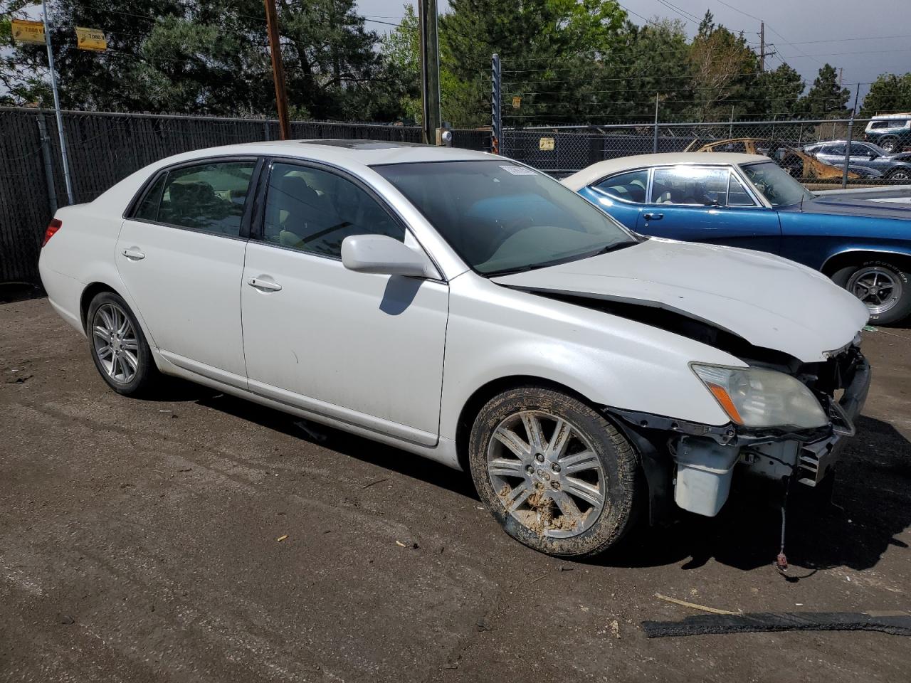 Photo 3 VIN: 4T1BK36B95U048783 - TOYOTA AVALON 