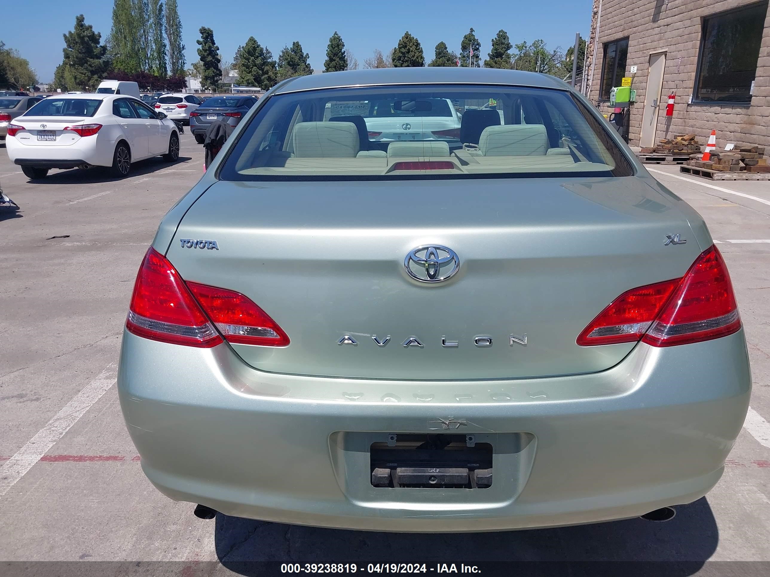 Photo 15 VIN: 4T1BK36B97U179697 - TOYOTA AVALON 