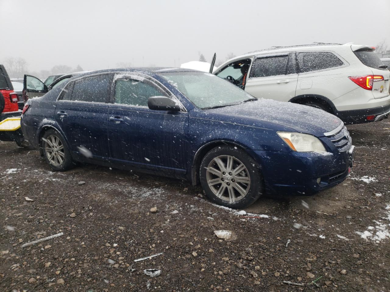 Photo 3 VIN: 4T1BK36B97U216361 - TOYOTA AVALON 