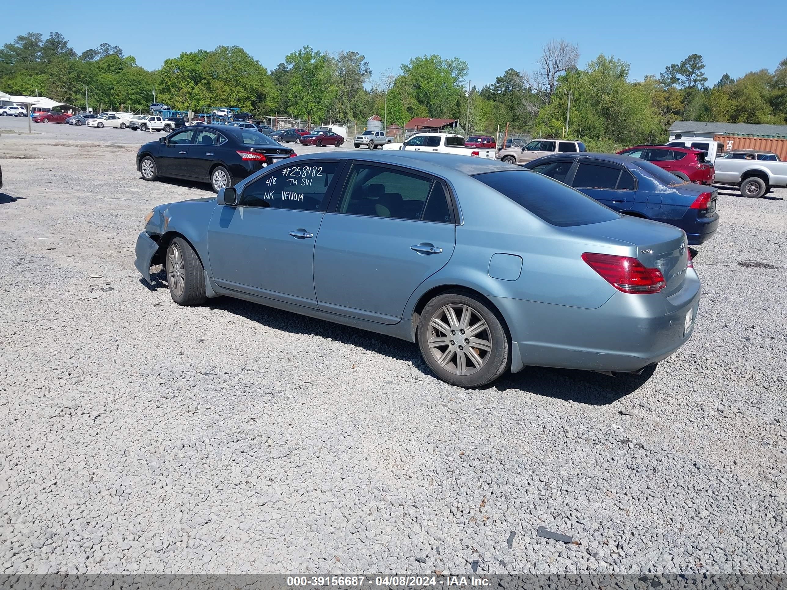 Photo 2 VIN: 4T1BK36B98U258482 - TOYOTA AVALON 