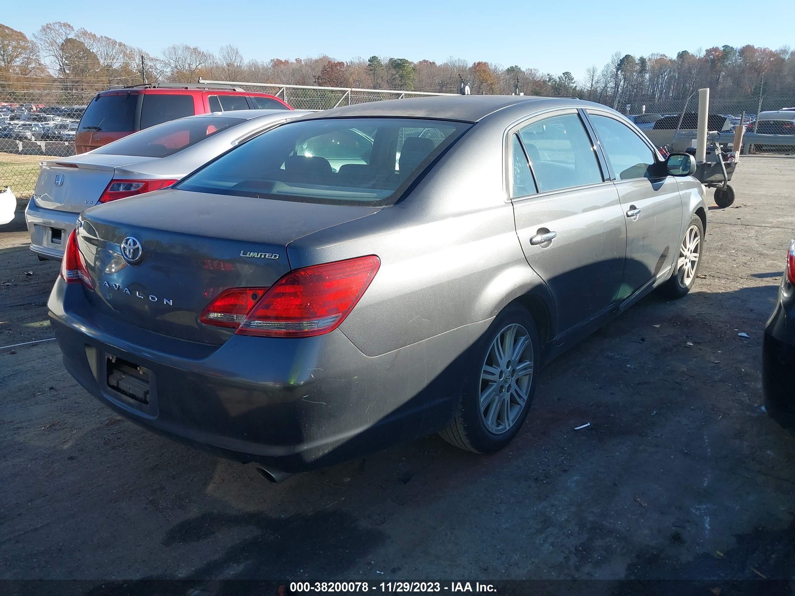 Photo 3 VIN: 4T1BK36B98U264850 - TOYOTA AVALON 