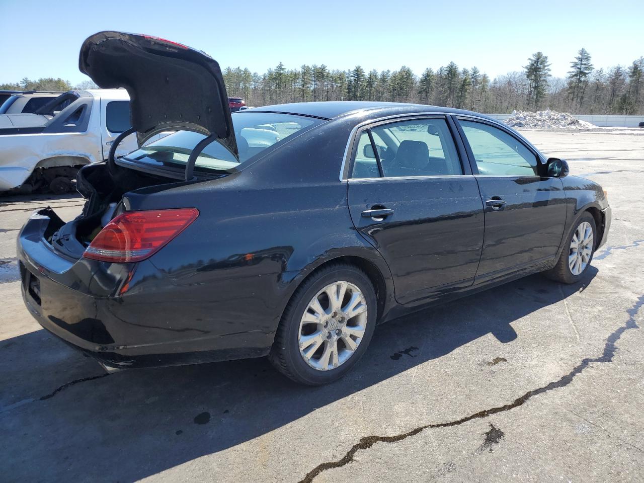 Photo 2 VIN: 4T1BK36B98U269403 - TOYOTA AVALON 