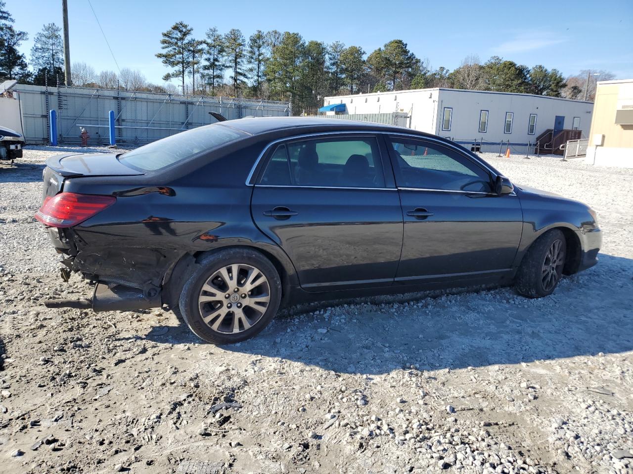 Photo 2 VIN: 4T1BK36B98U305235 - TOYOTA AVALON 