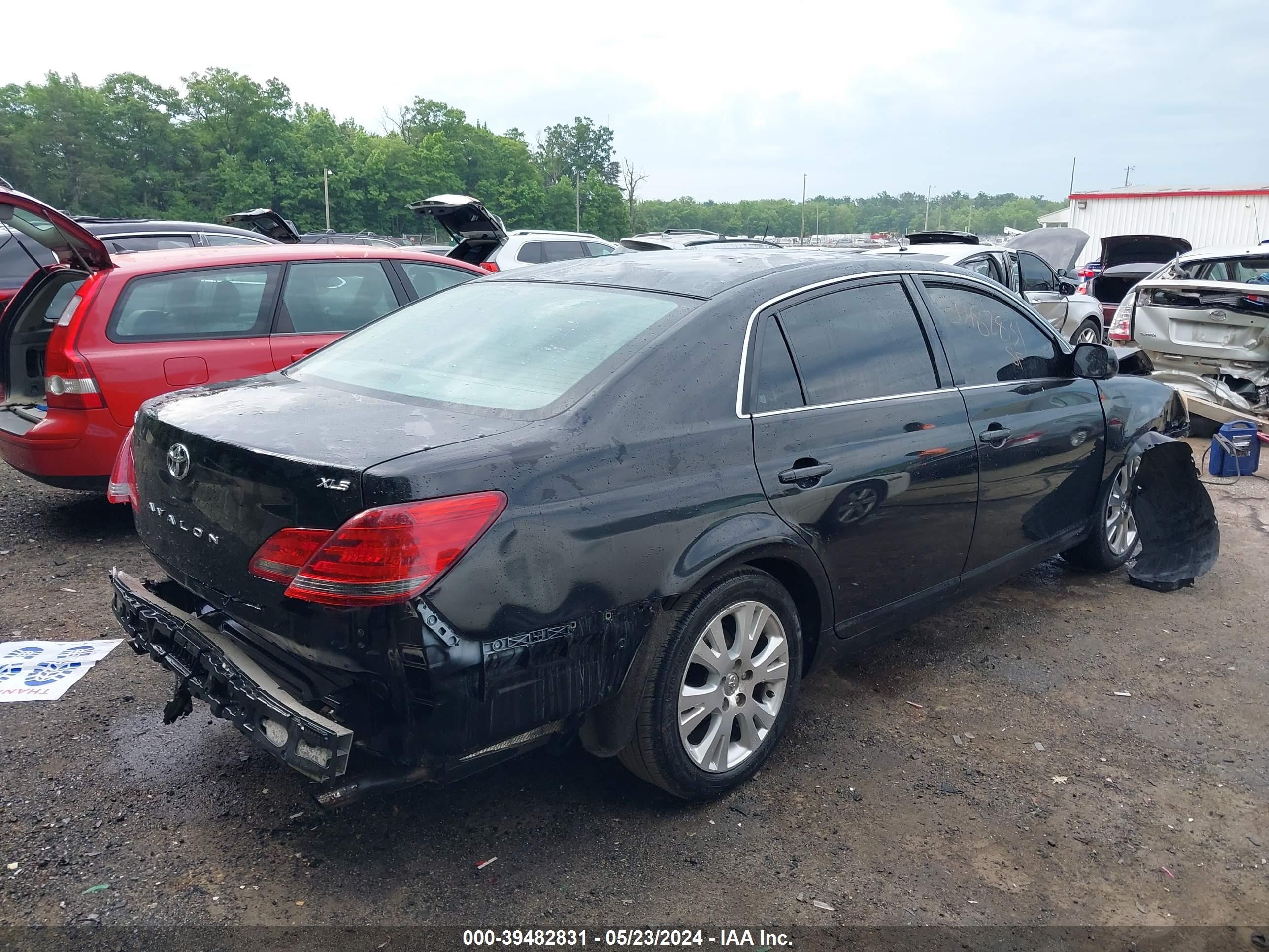 Photo 3 VIN: 4T1BK36B98U307776 - TOYOTA AVALON 