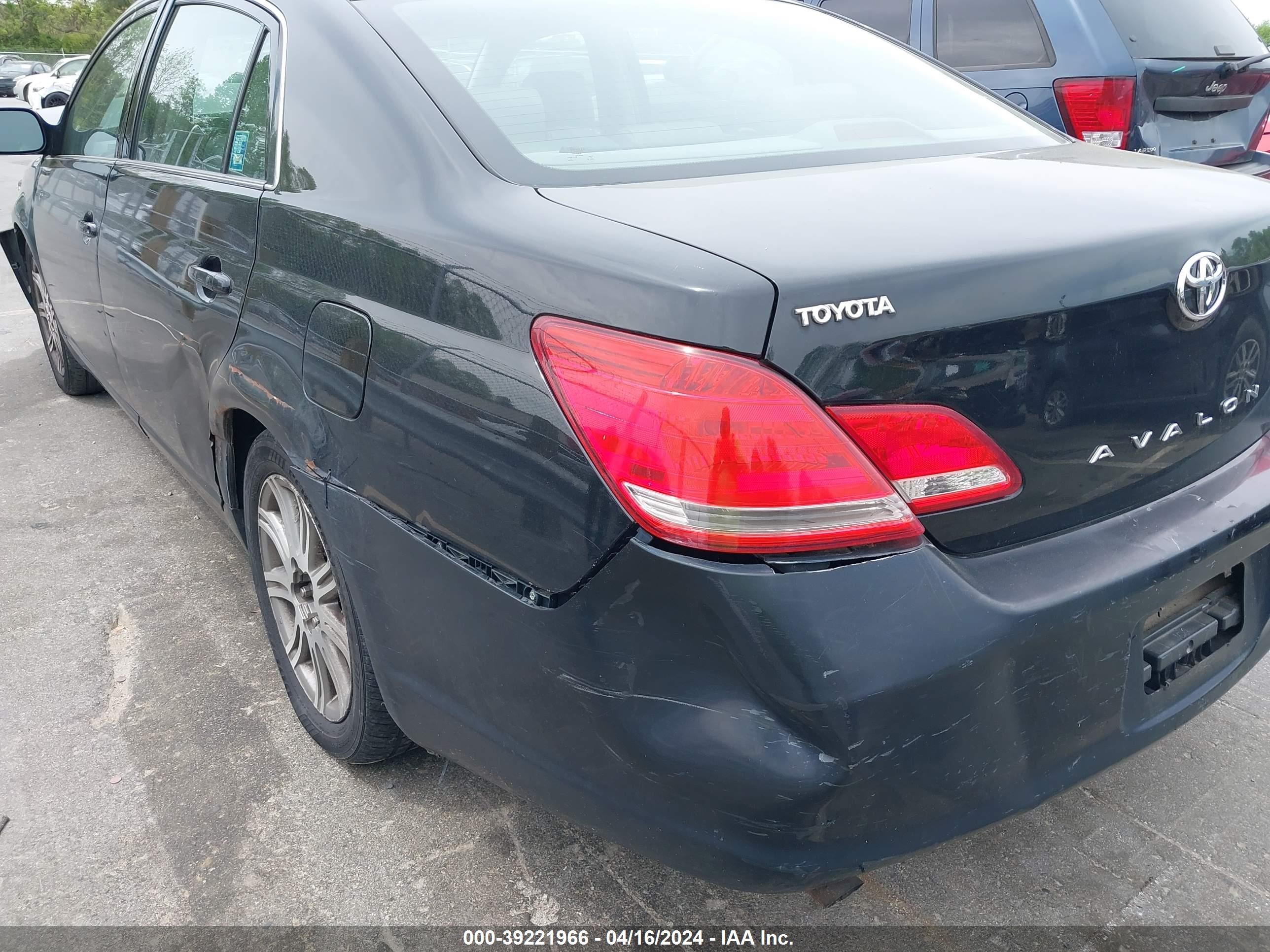 Photo 13 VIN: 4T1BK36BX5U010270 - TOYOTA AVALON 