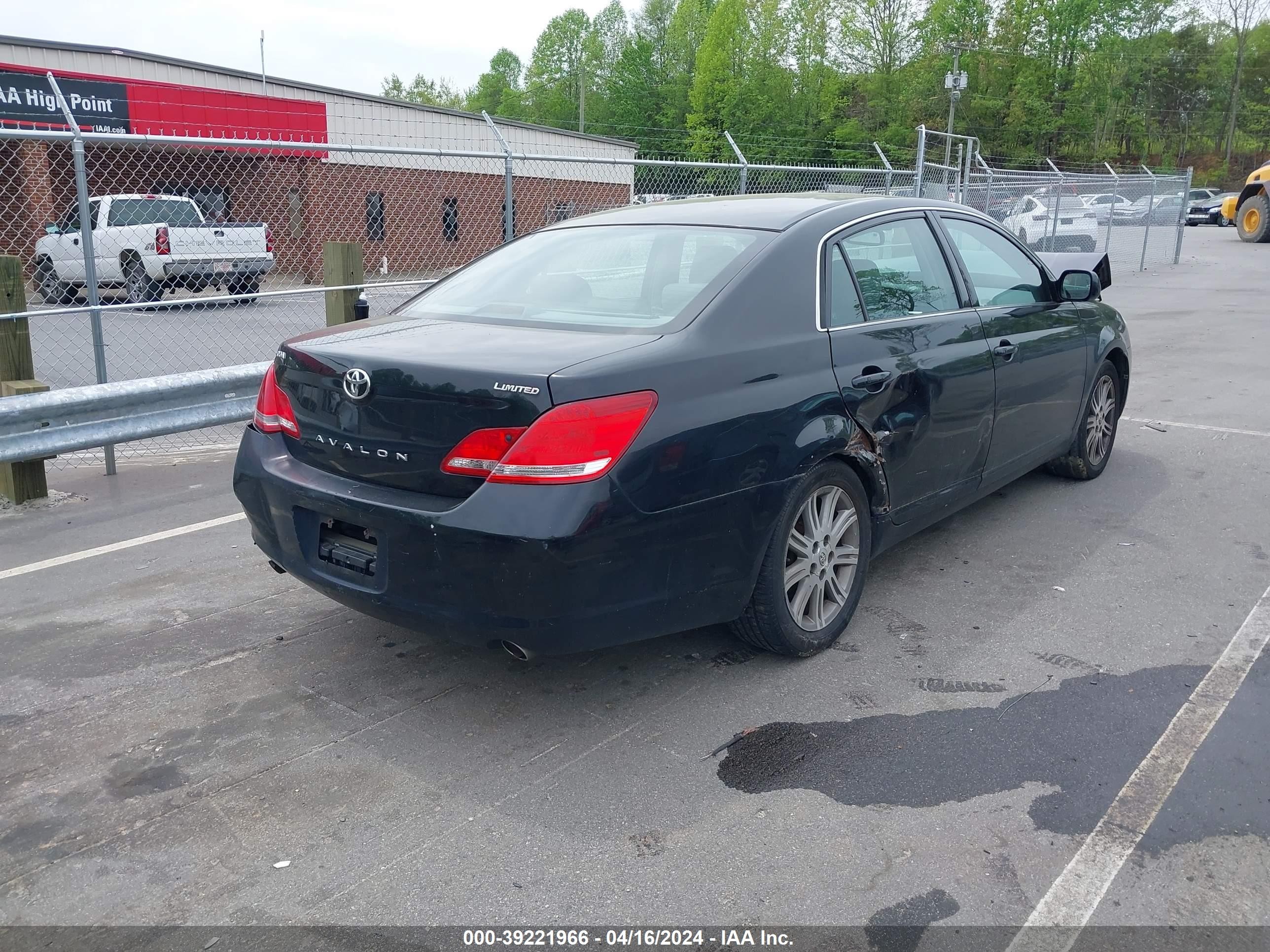 Photo 3 VIN: 4T1BK36BX5U010270 - TOYOTA AVALON 