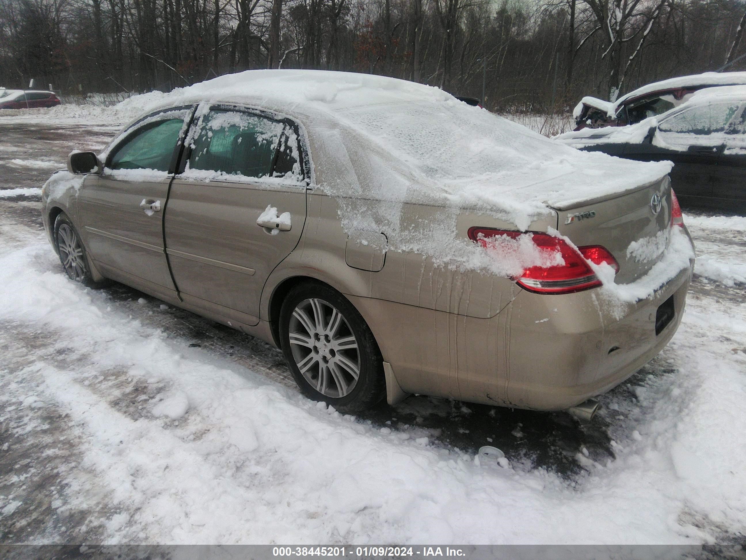 Photo 2 VIN: 4T1BK36BX5U025612 - TOYOTA AVALON 