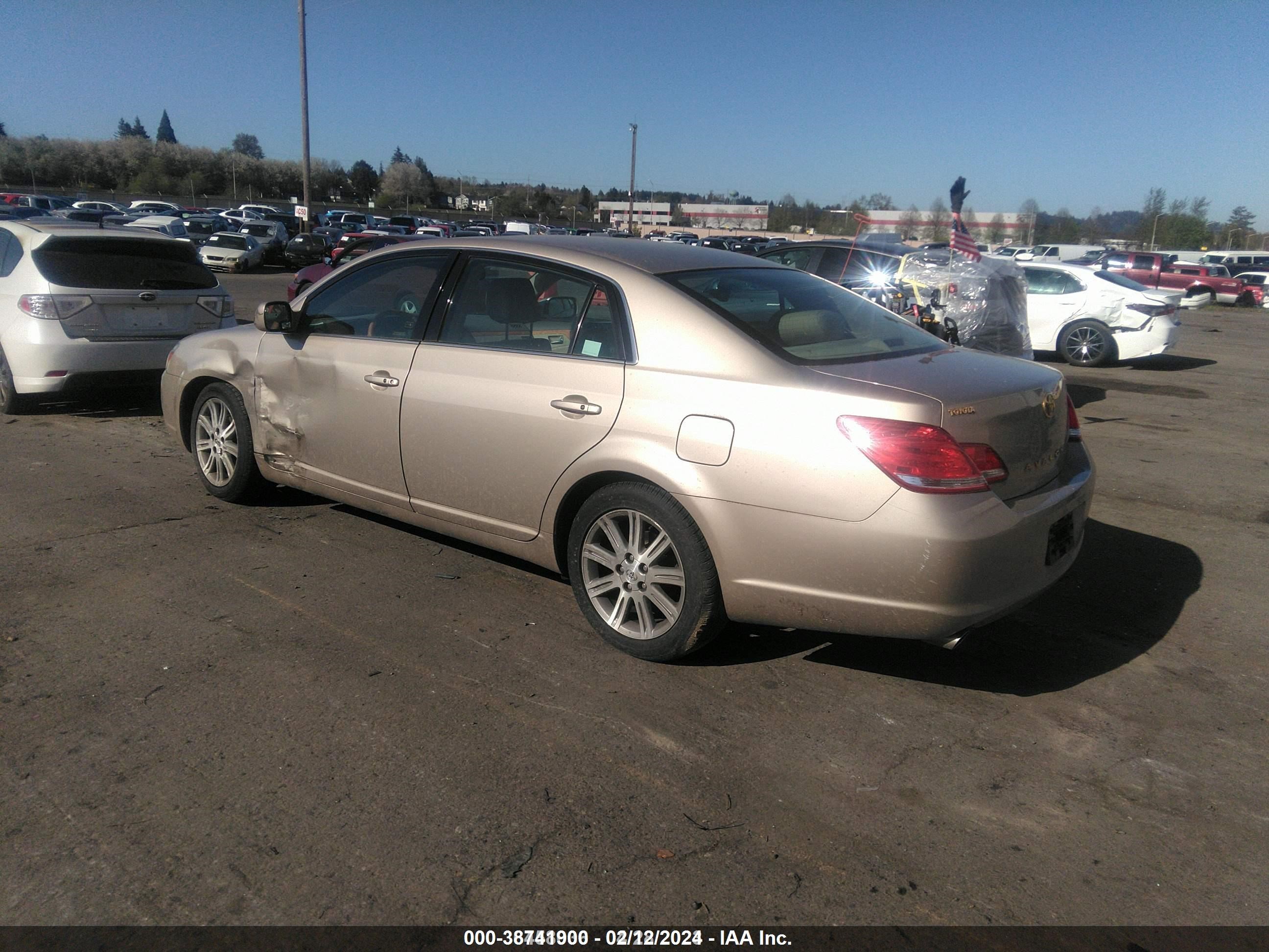 Photo 3 VIN: 4T1BK36BX5U029515 - TOYOTA AVALON 