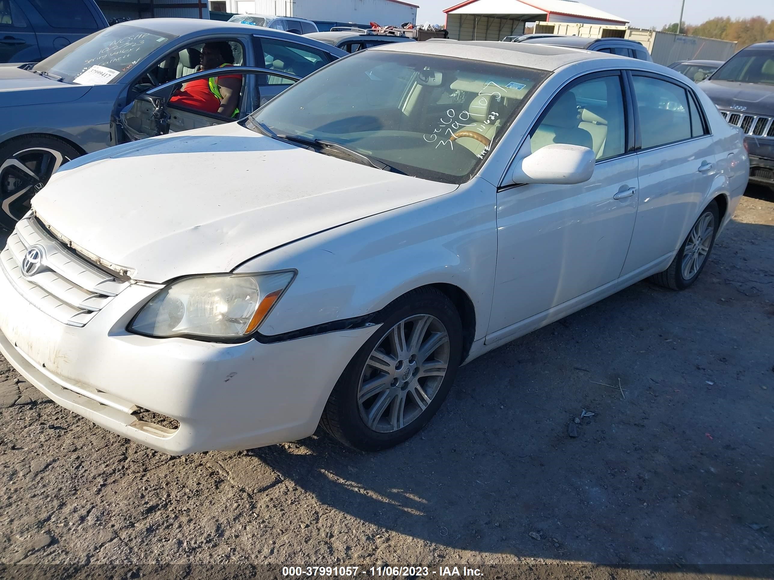 Photo 1 VIN: 4T1BK36BX6U150692 - TOYOTA AVALON 