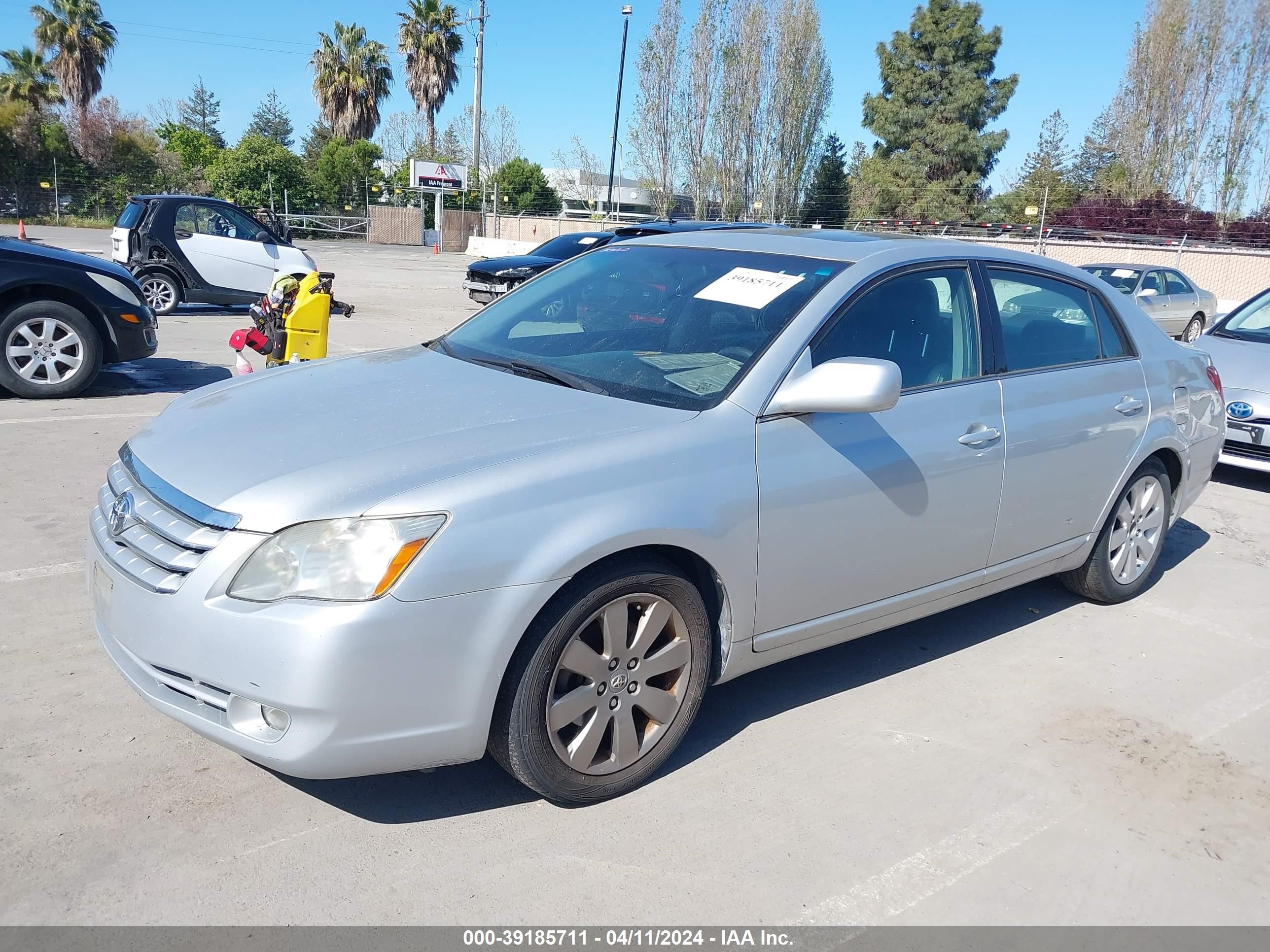 Photo 1 VIN: 4T1BK36BX7U205319 - TOYOTA AVALON 