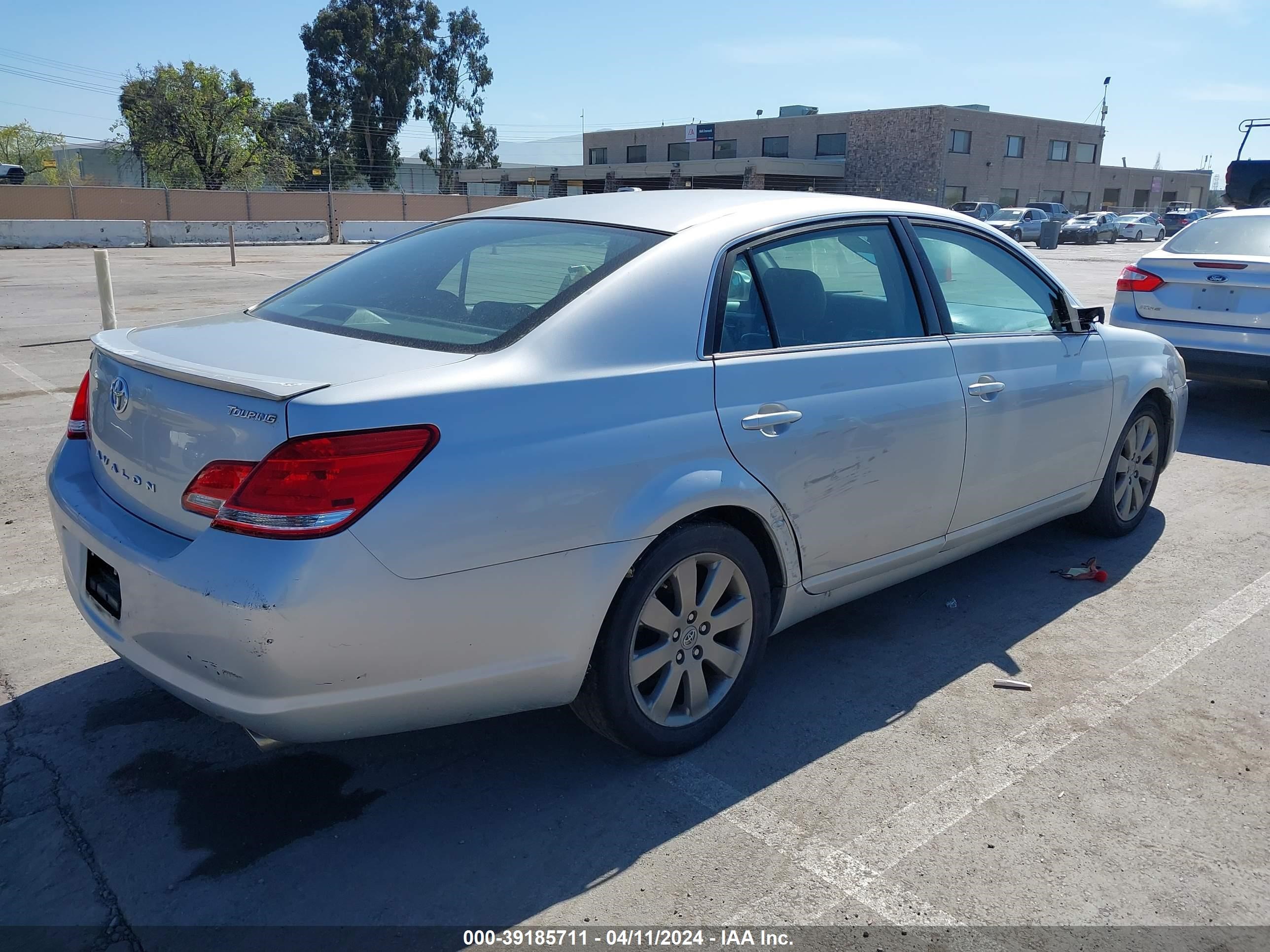 Photo 3 VIN: 4T1BK36BX7U205319 - TOYOTA AVALON 