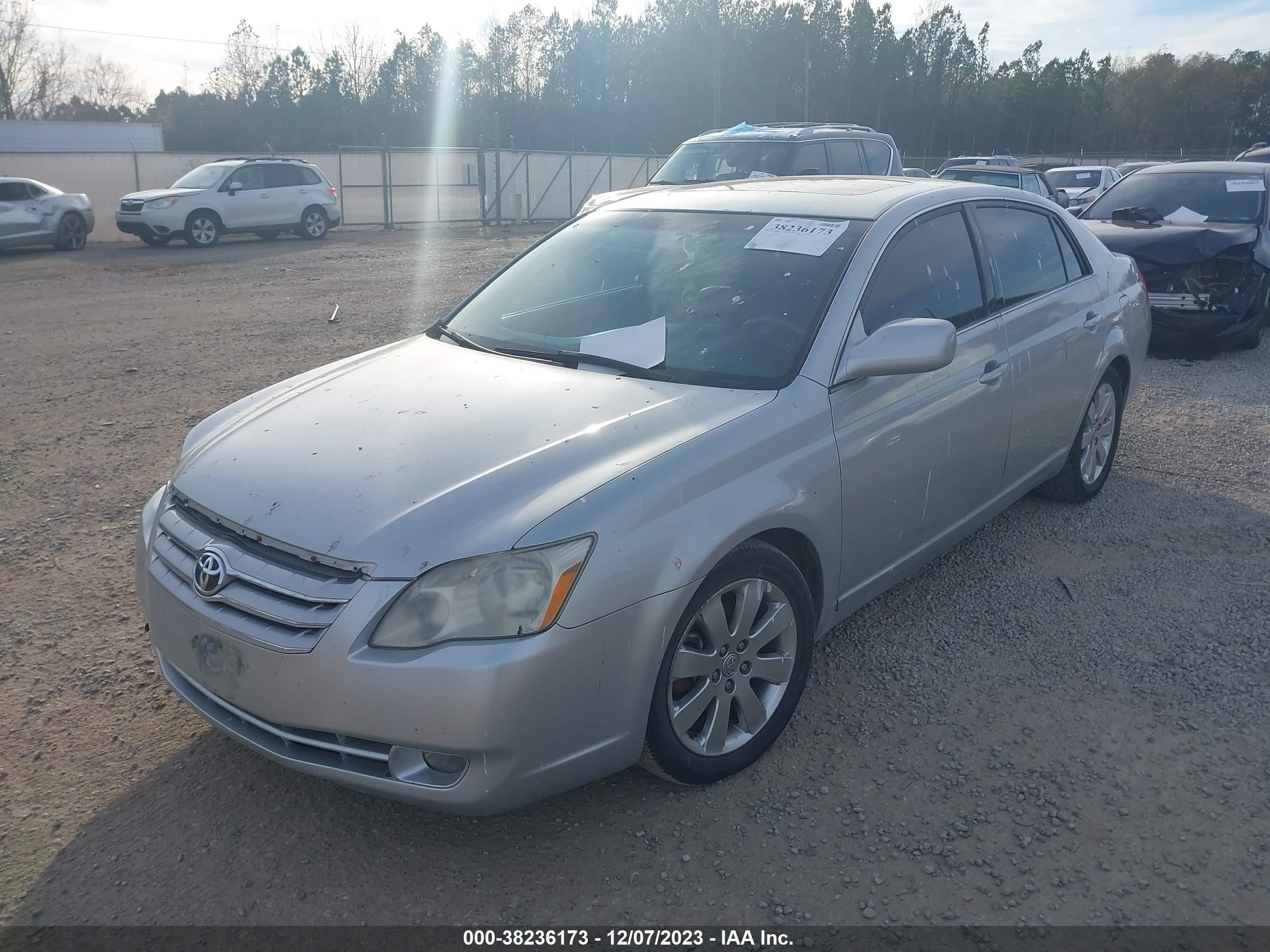 Photo 1 VIN: 4T1BK36BX7U233346 - TOYOTA AVALON 